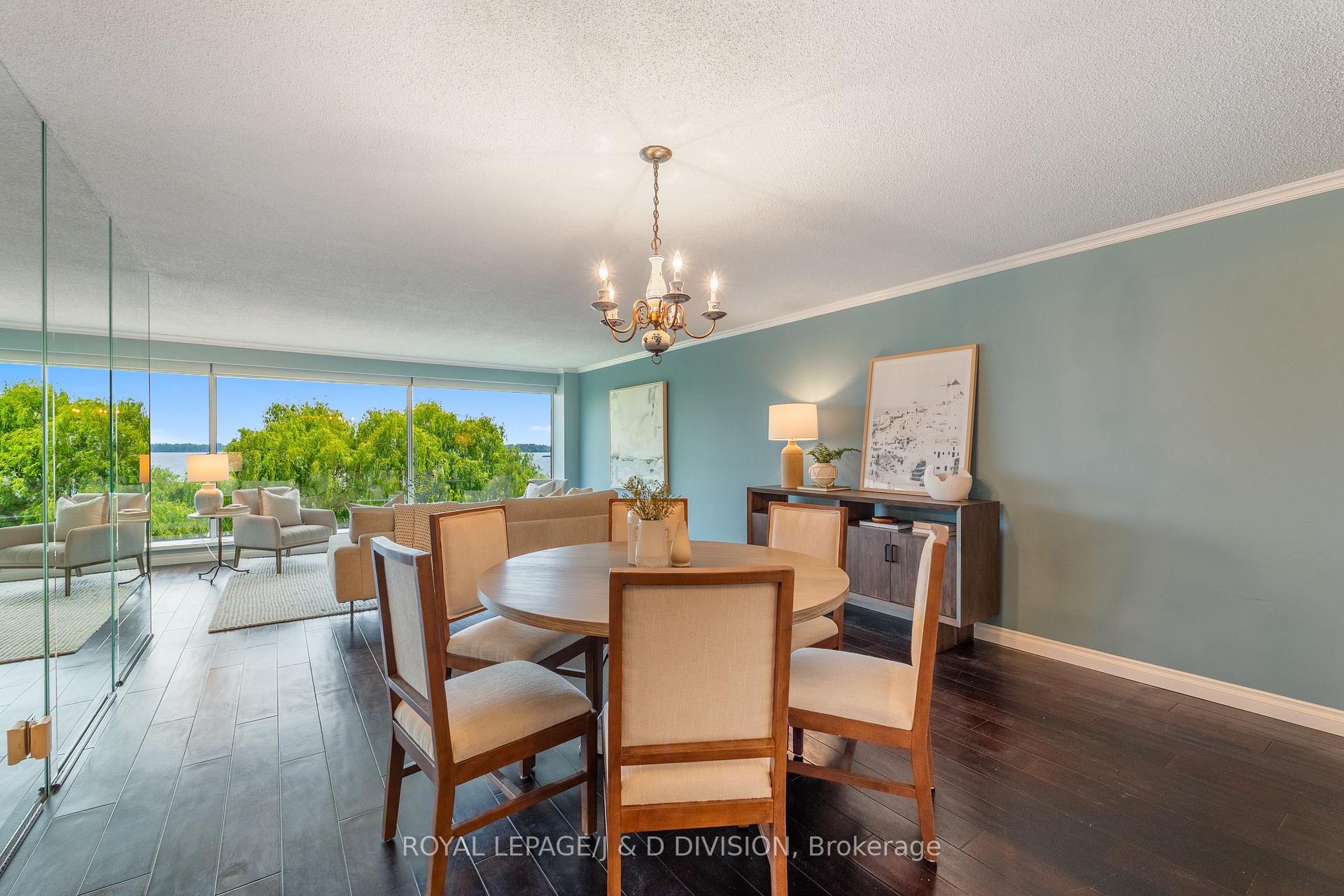 2 Bedrooms Condo at 401 Queens, Toronto For sale