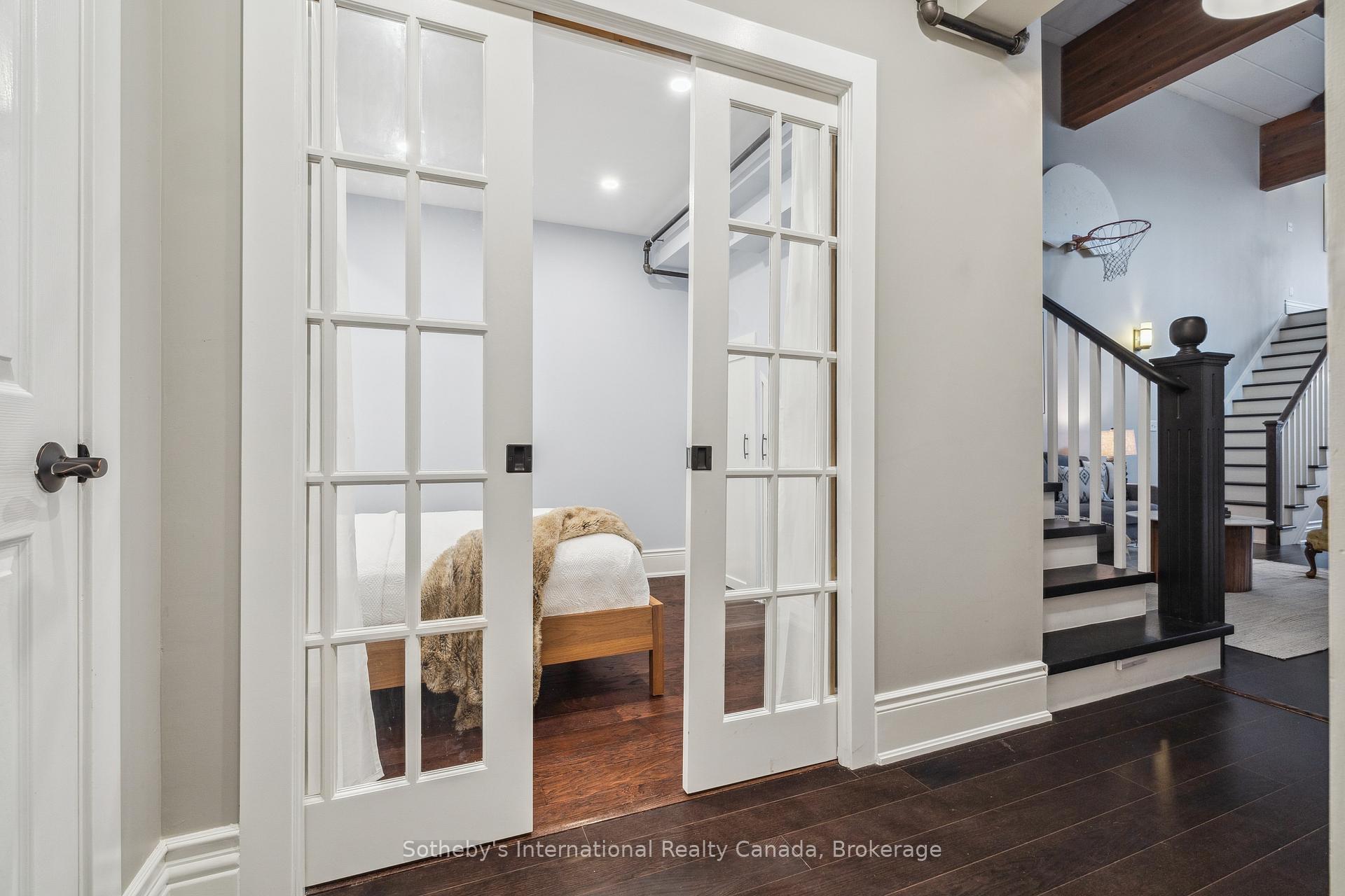 3 Bedrooms Condo at 200 Stinson, Hamilton For sale