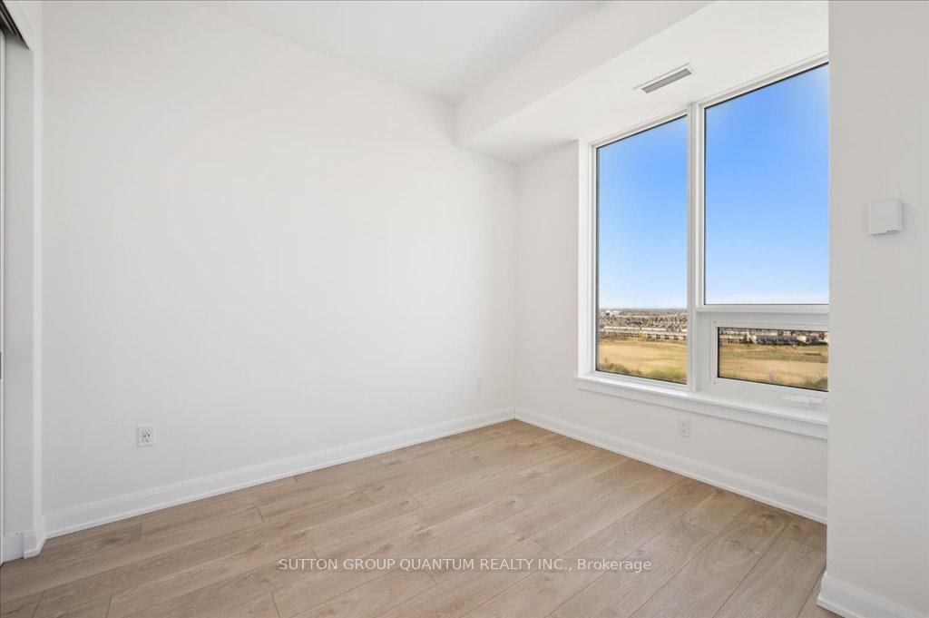 1 Bedroom Condo at 3200 William Coltson,  Oakville For sale