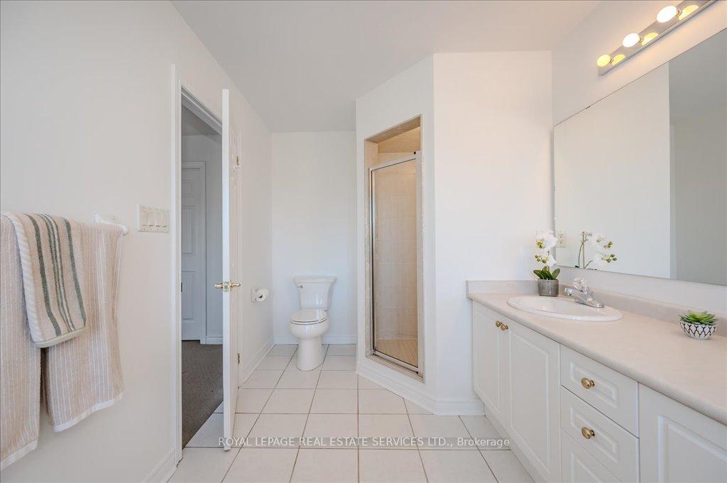 3 Bedrooms Condo at 1267 Dorval, Oakville For sale