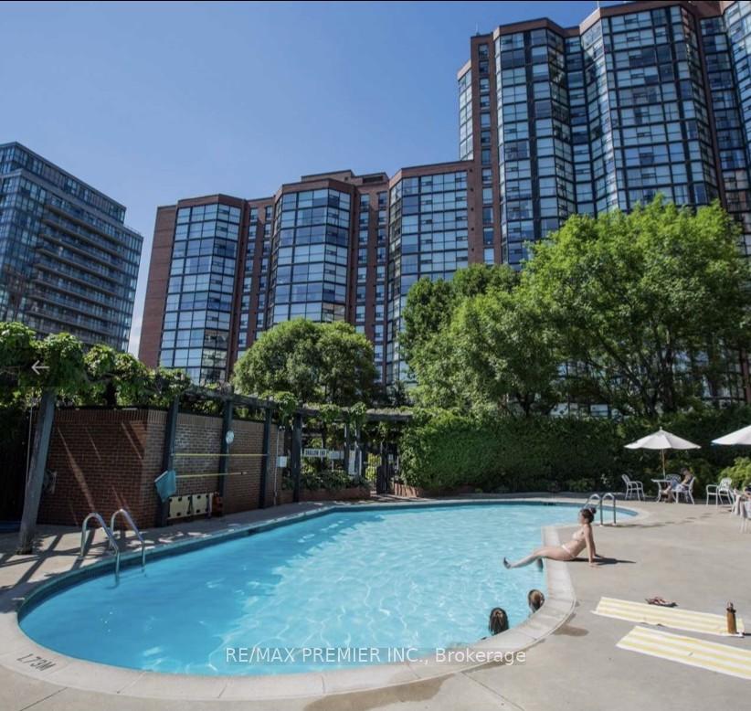1 Bedroom Condo at 725 King,  Toronto For sale