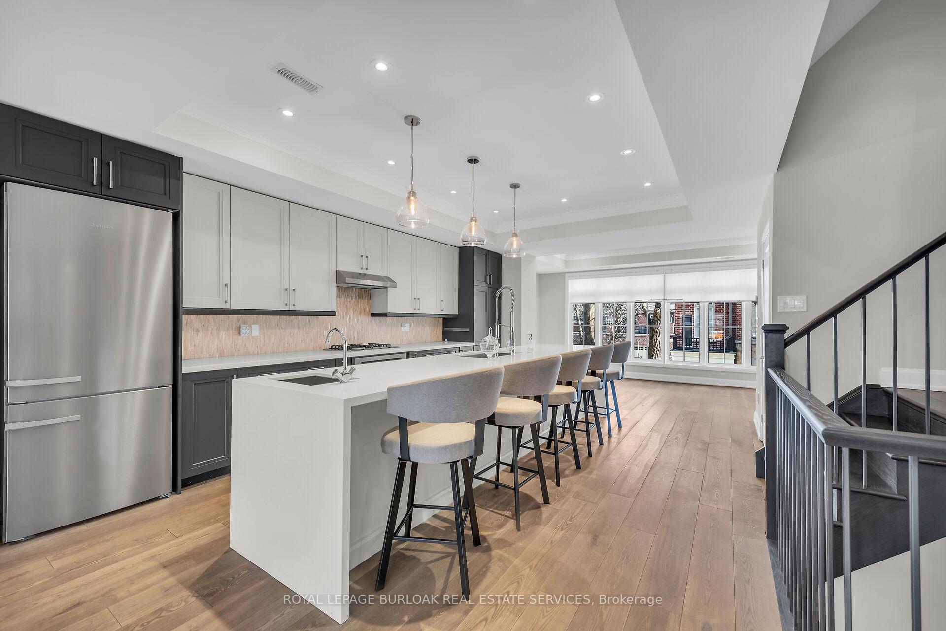 3 Bedrooms Condo at 509 Elizabeth,  Burlington For sale