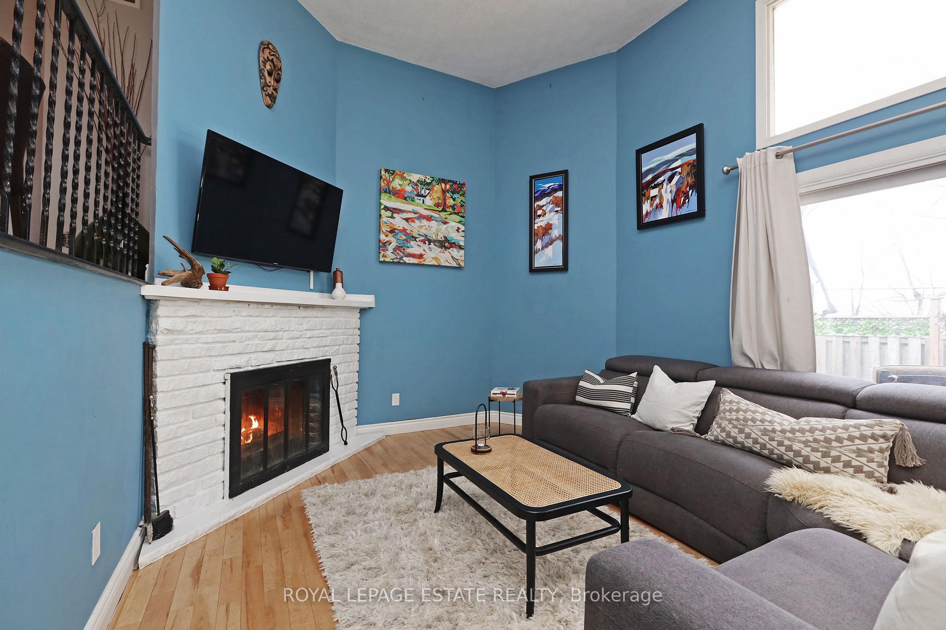 4 Bedrooms Condo at 3100 Kingston, Toronto For sale