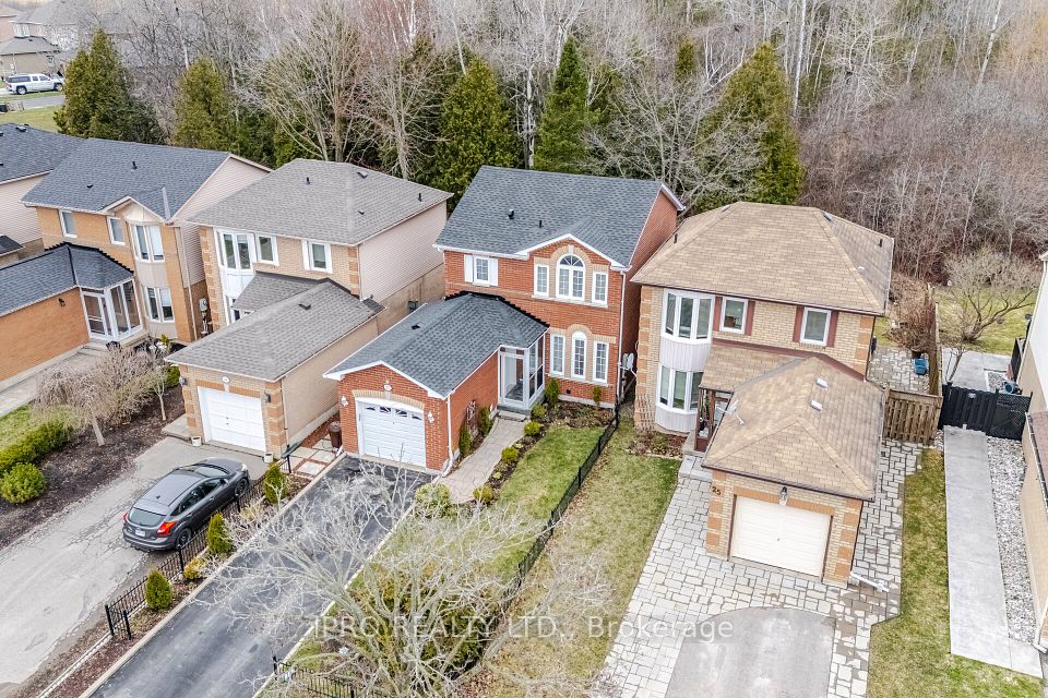 27 Lasby Lane, Halton Hills, ON L7J 2W9