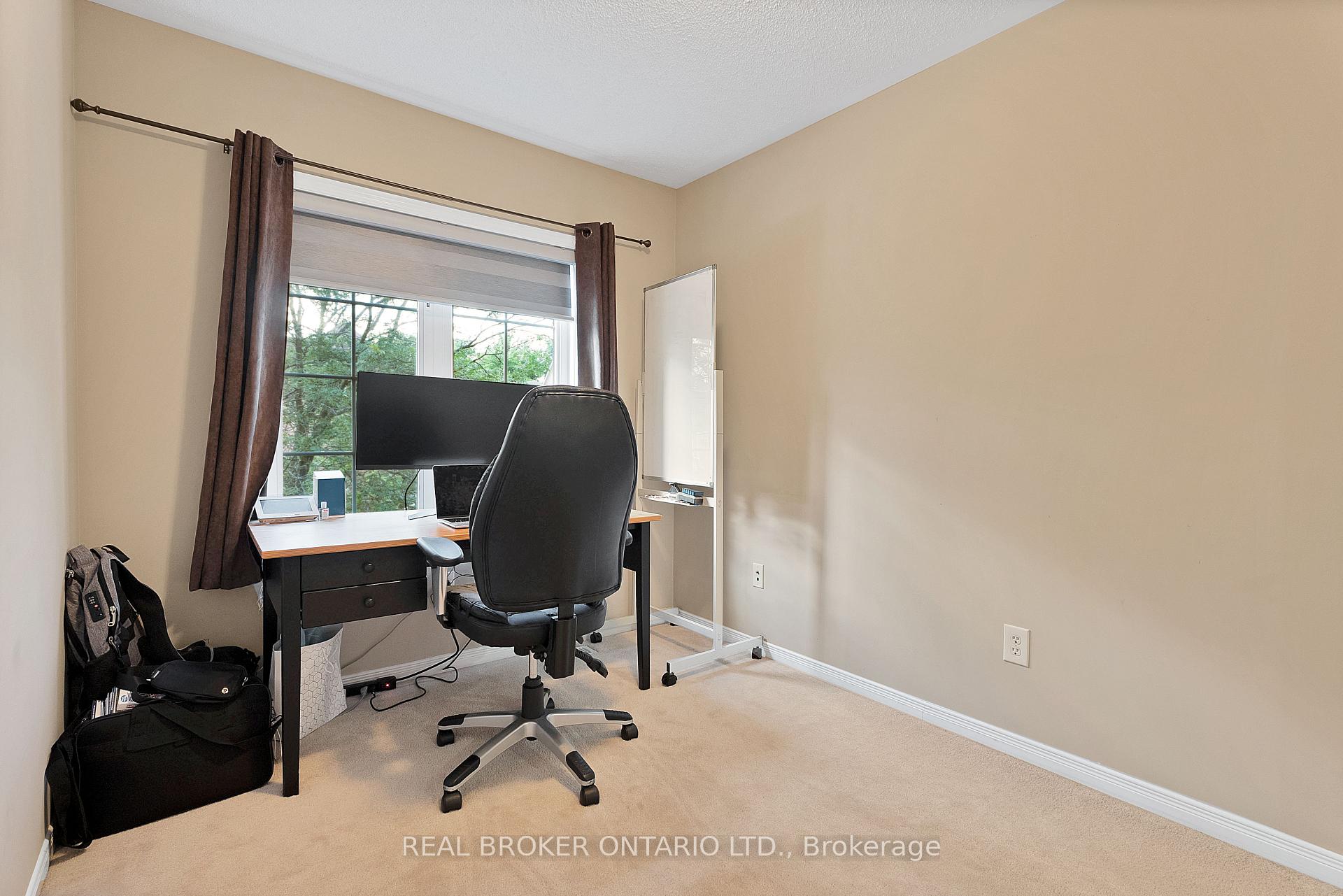 3 Bedrooms Condo at 7360 Zinnia, Mississauga For sale