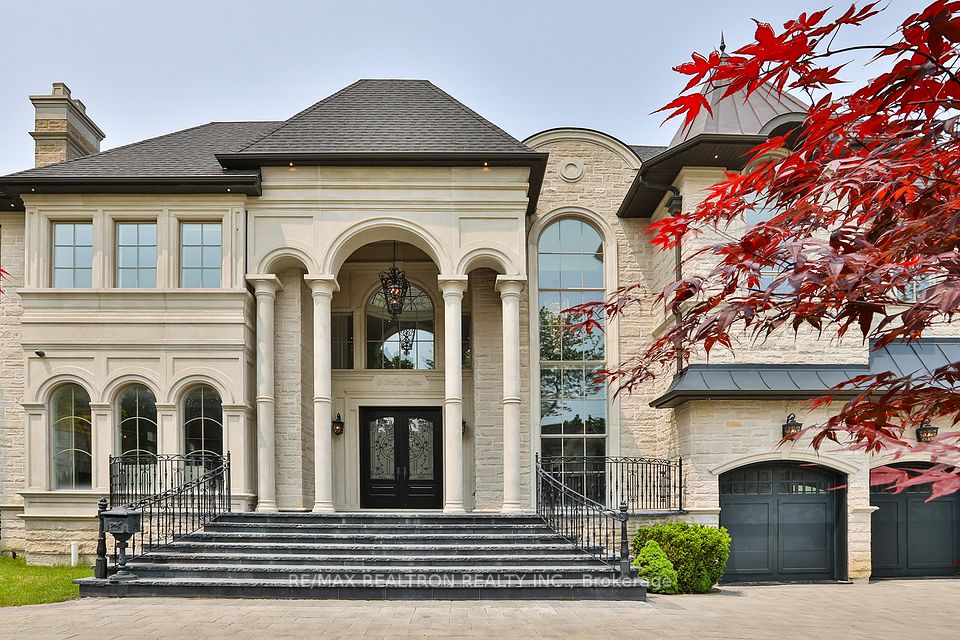 6 Orlon Crescent, Richmond Hill, ON L4C 6S5