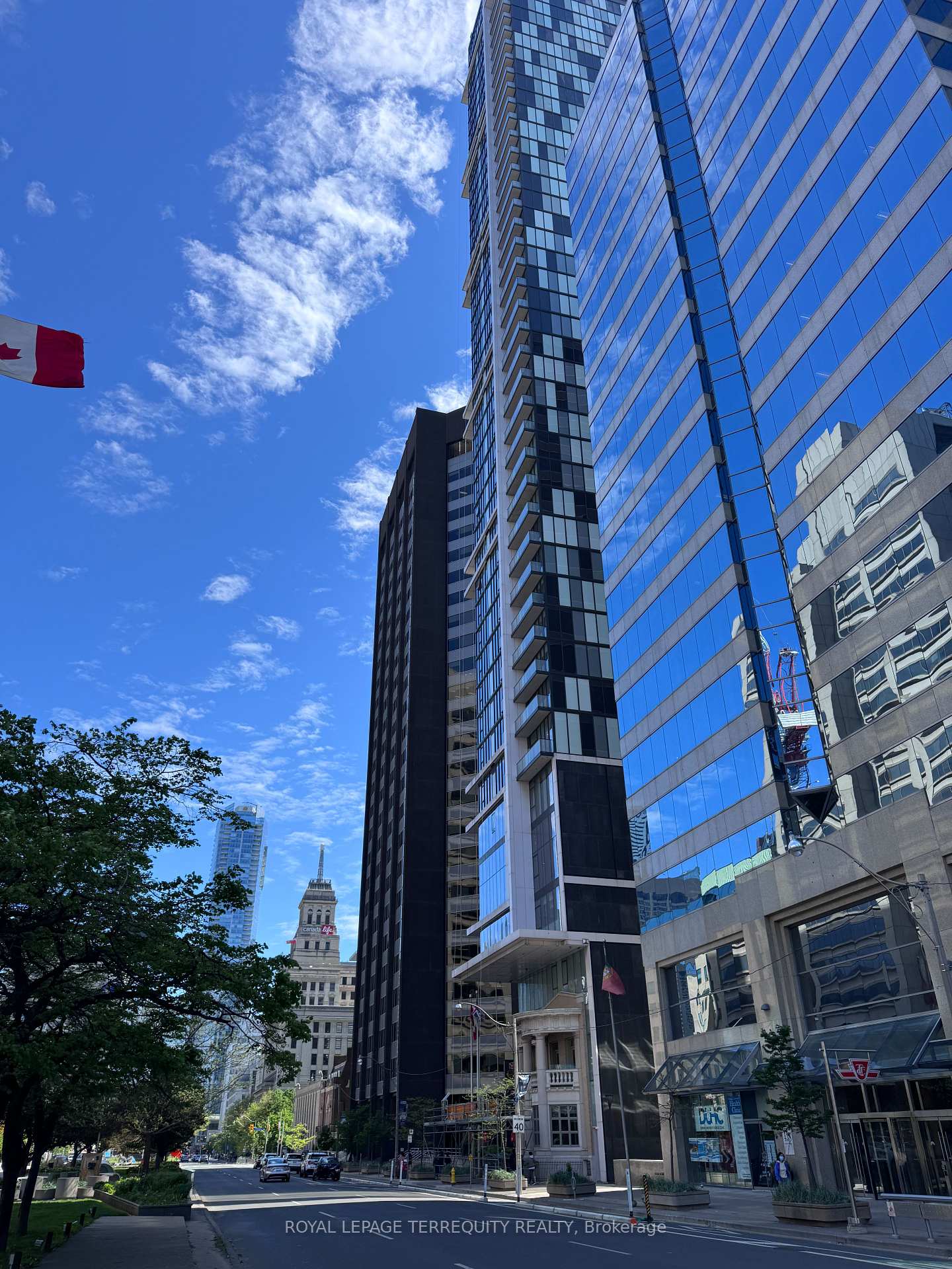 2 Bedrooms Condo at 426 University, Toronto For sale