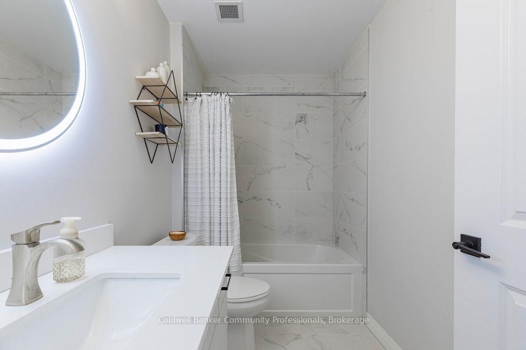 #208 – 120 Springvalley Crescent, Hamilton, ON L9C 0G2