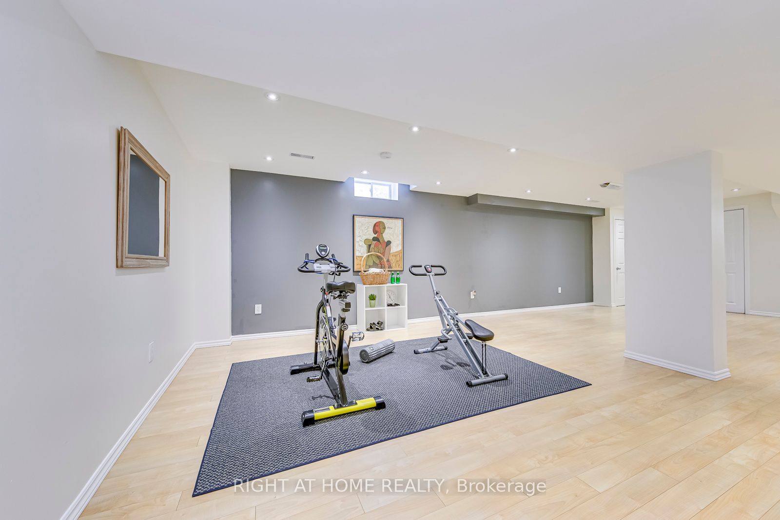 5041 Dubonet Drive, Mississauga, ON L5M 7X3
