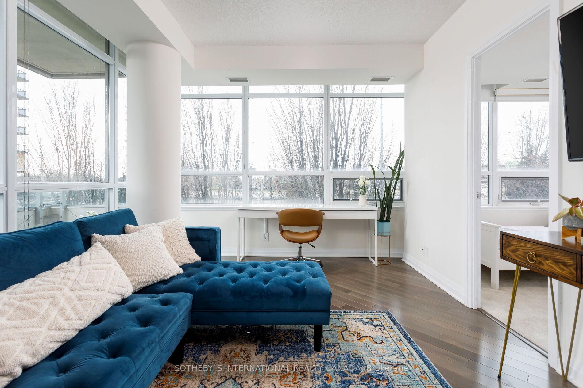 2 Bedrooms Condo at 1055 Southdown,  Mississauga For sale