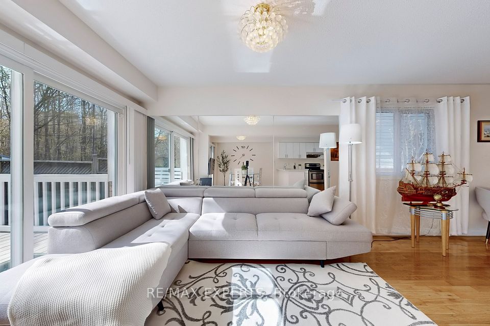 84 Piperbrook Crescent
