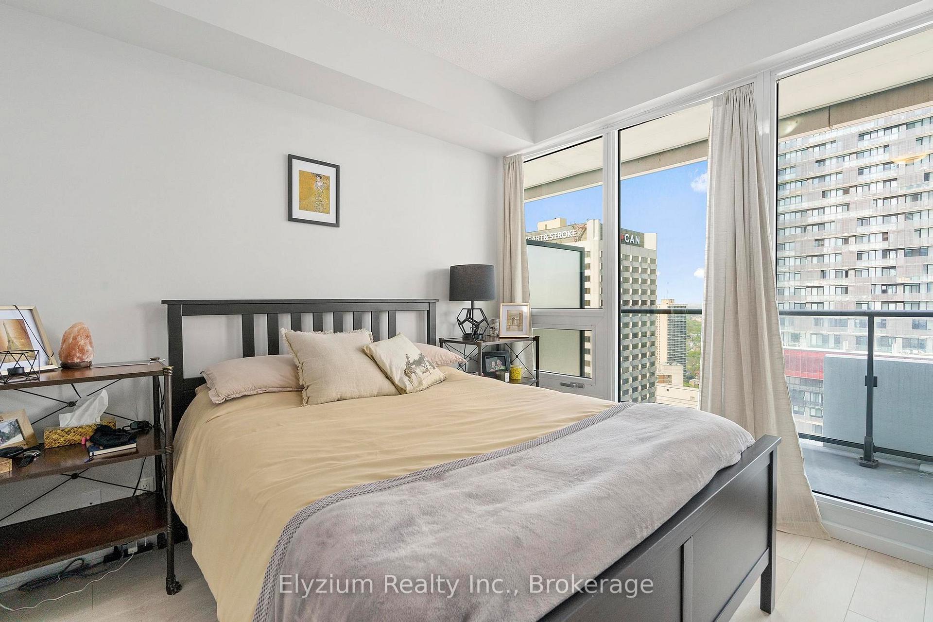 2 Bedrooms Condo at 2221 Yonge, Toronto For sale