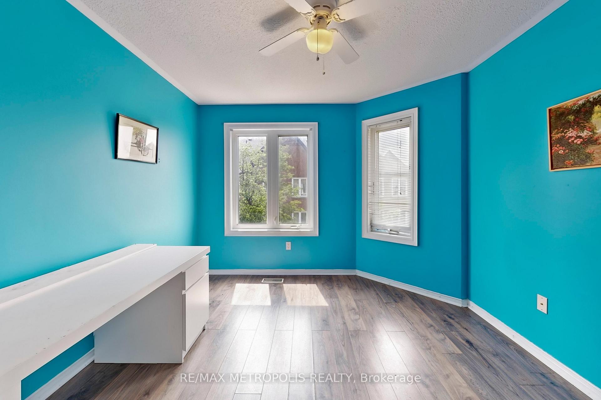 3 Bedrooms Condo at 735 New Westminster, Vaughan For sale
