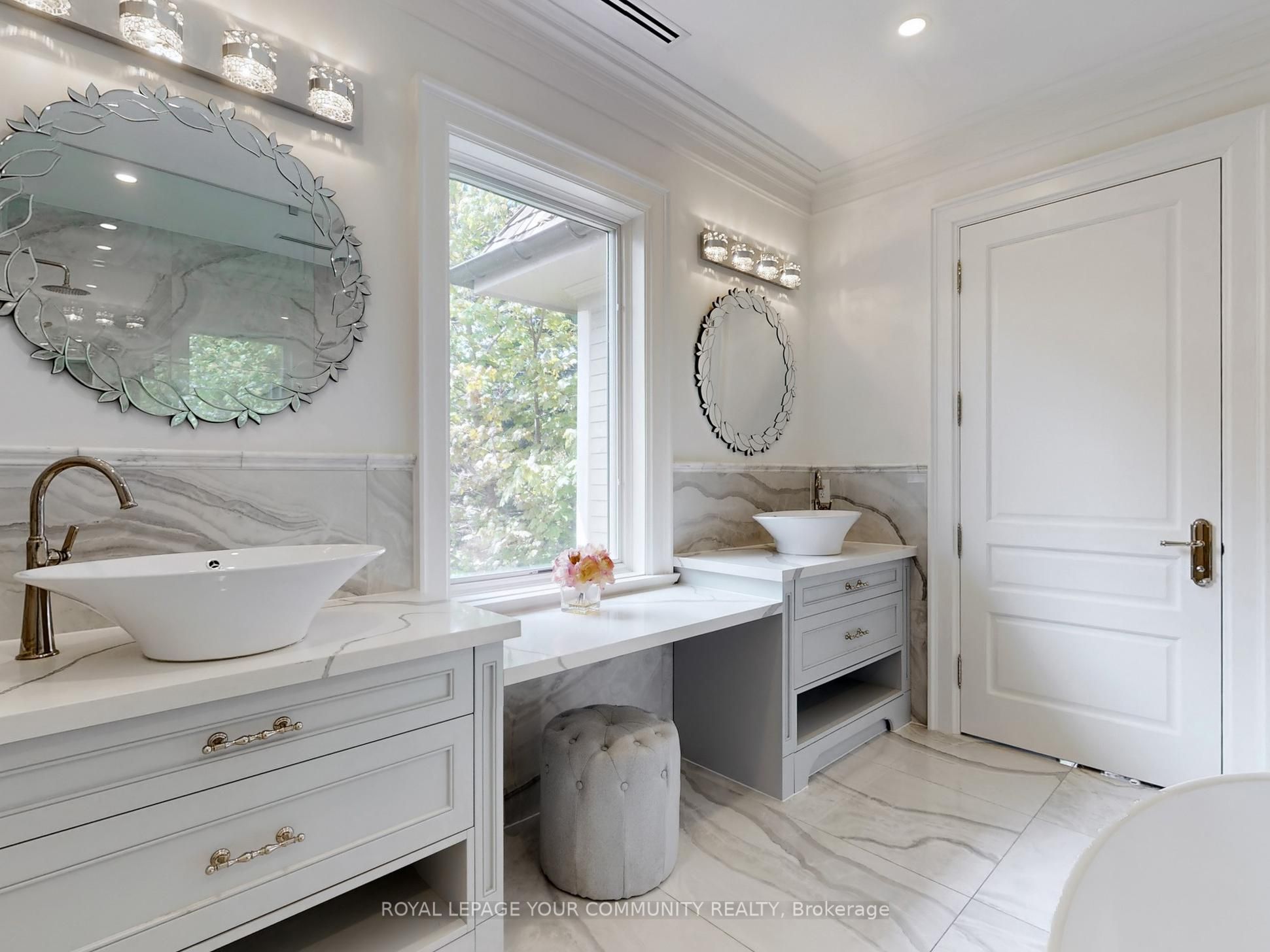 1257 Lakeshore Road W