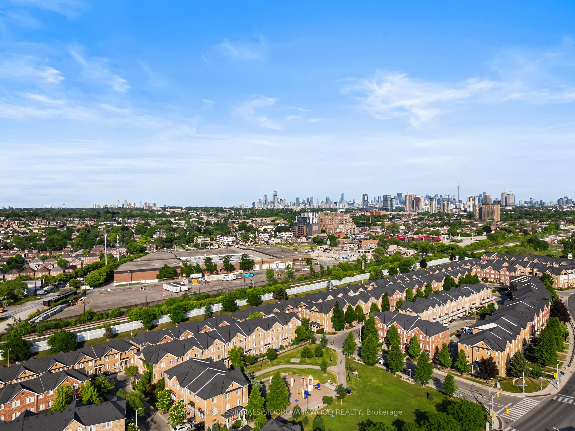 3 Bedrooms Condo at 130 Brickworks, Toronto For sale