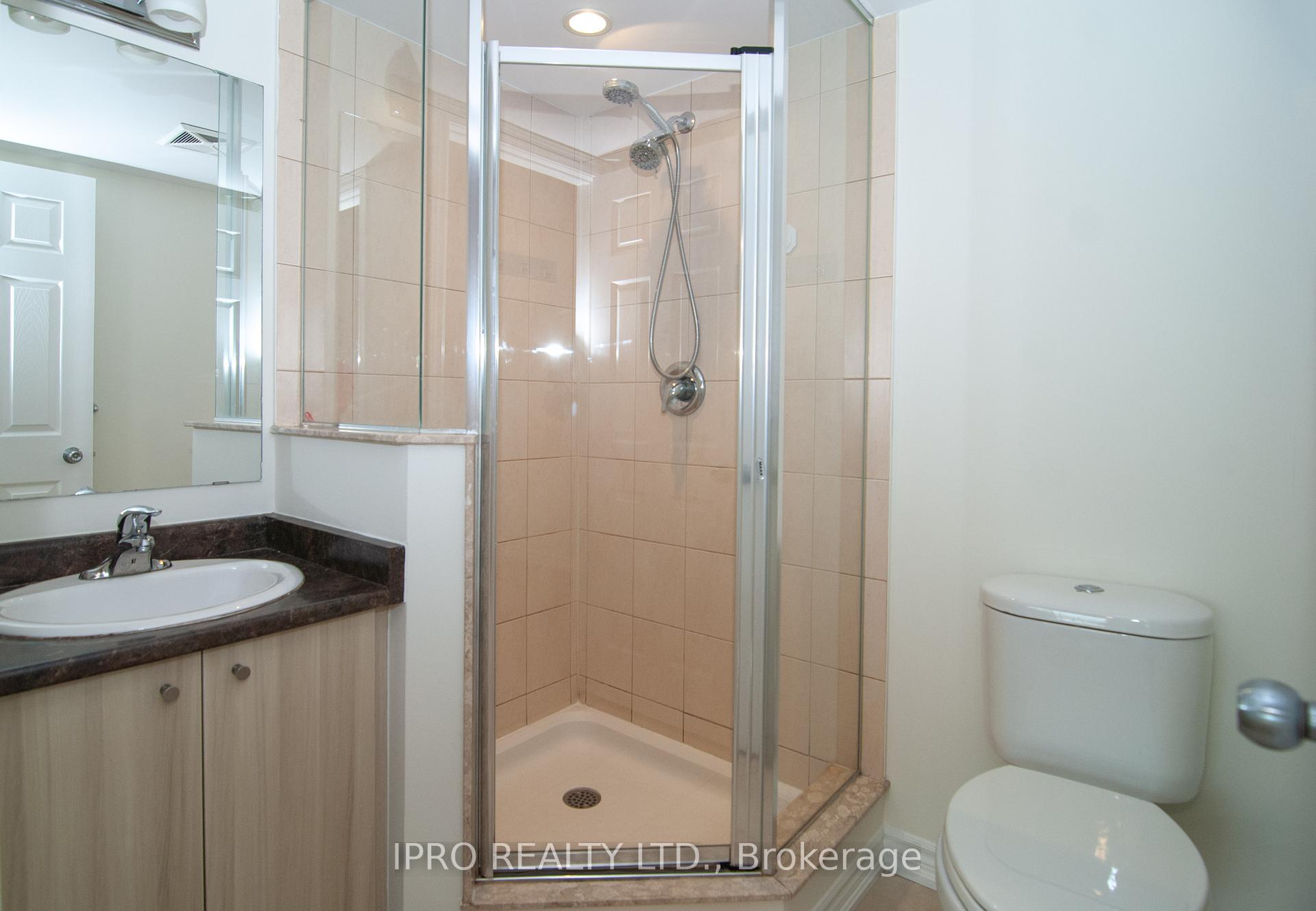 2 Bedrooms Condo at 50 Carnation, Toronto For sale