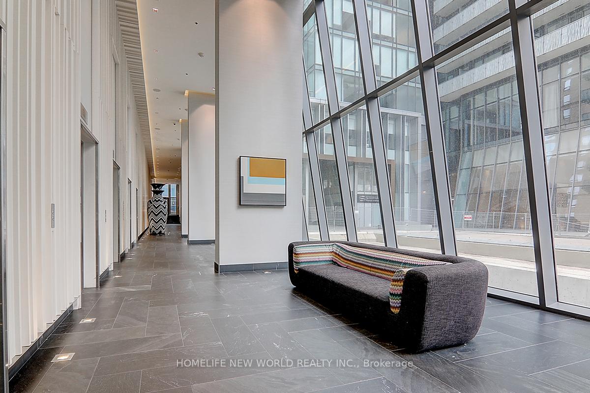 2 Bedrooms Condo at 42 Charles, Toronto For sale