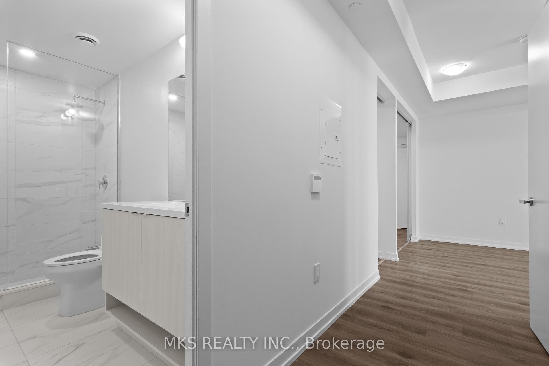 3 Bedrooms Condo at 138 Downes,  Toronto For sale