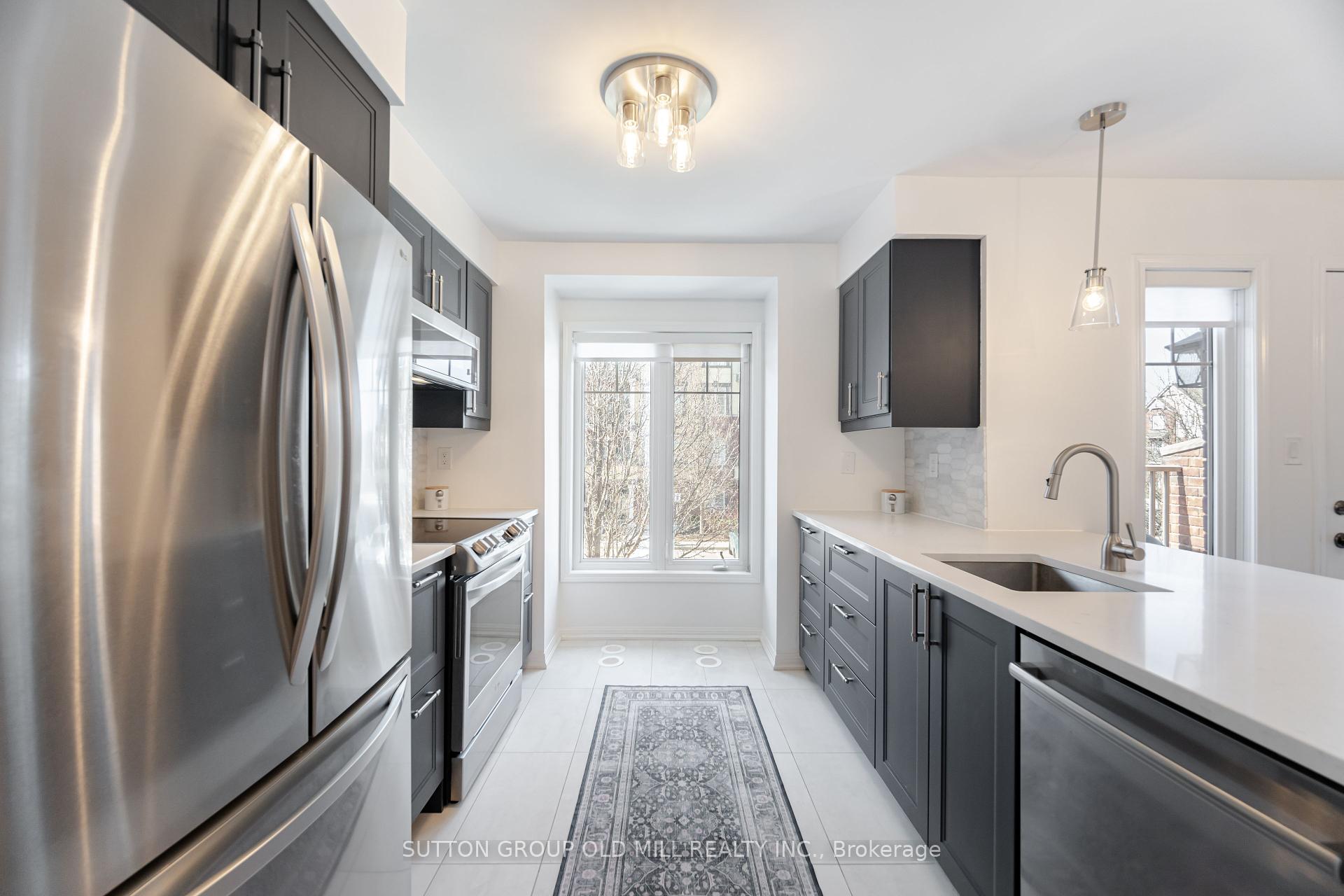 2 Bedrooms Condo at 3050 Rotary,  Burlington For sale