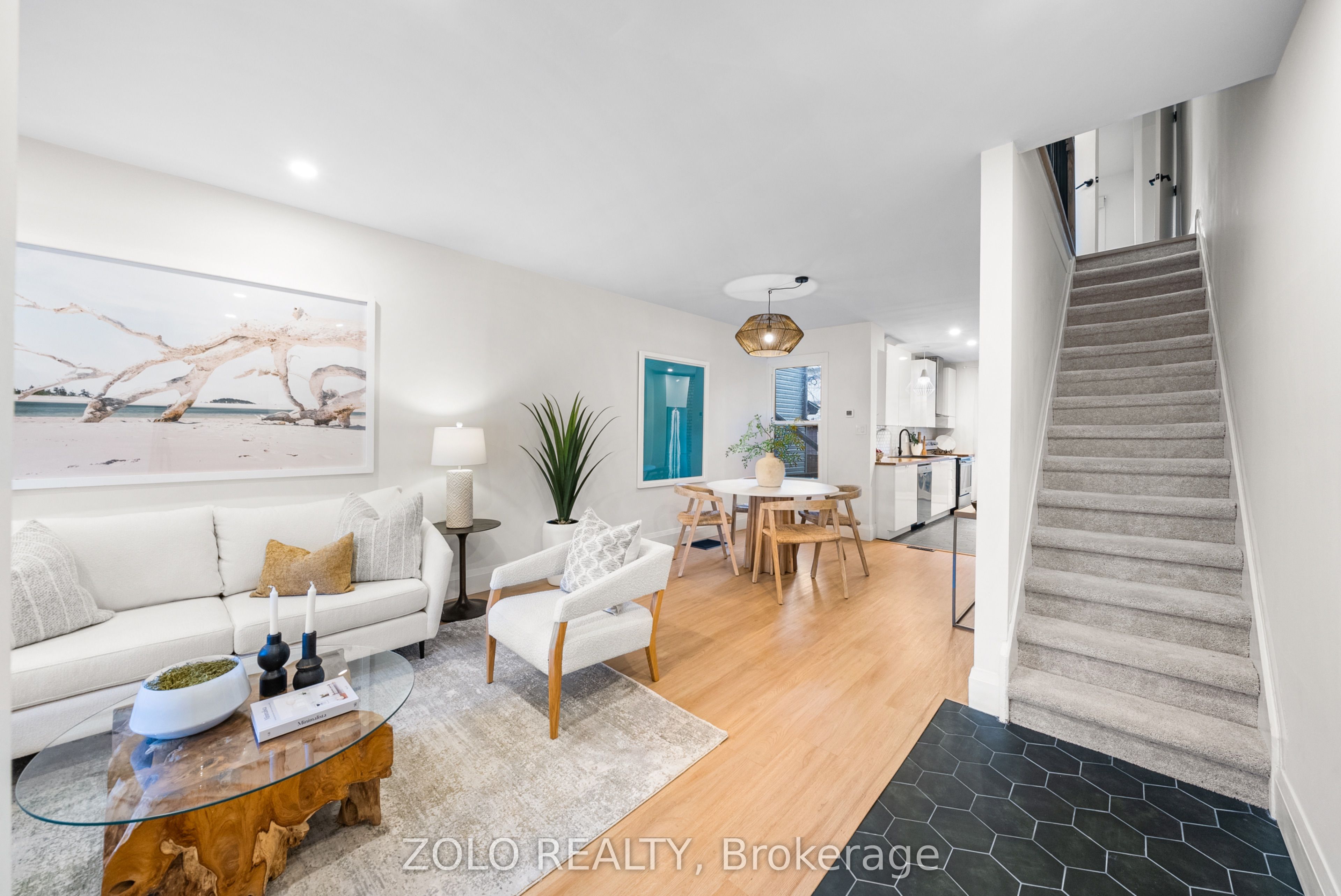 82 Bellwoods Avenue