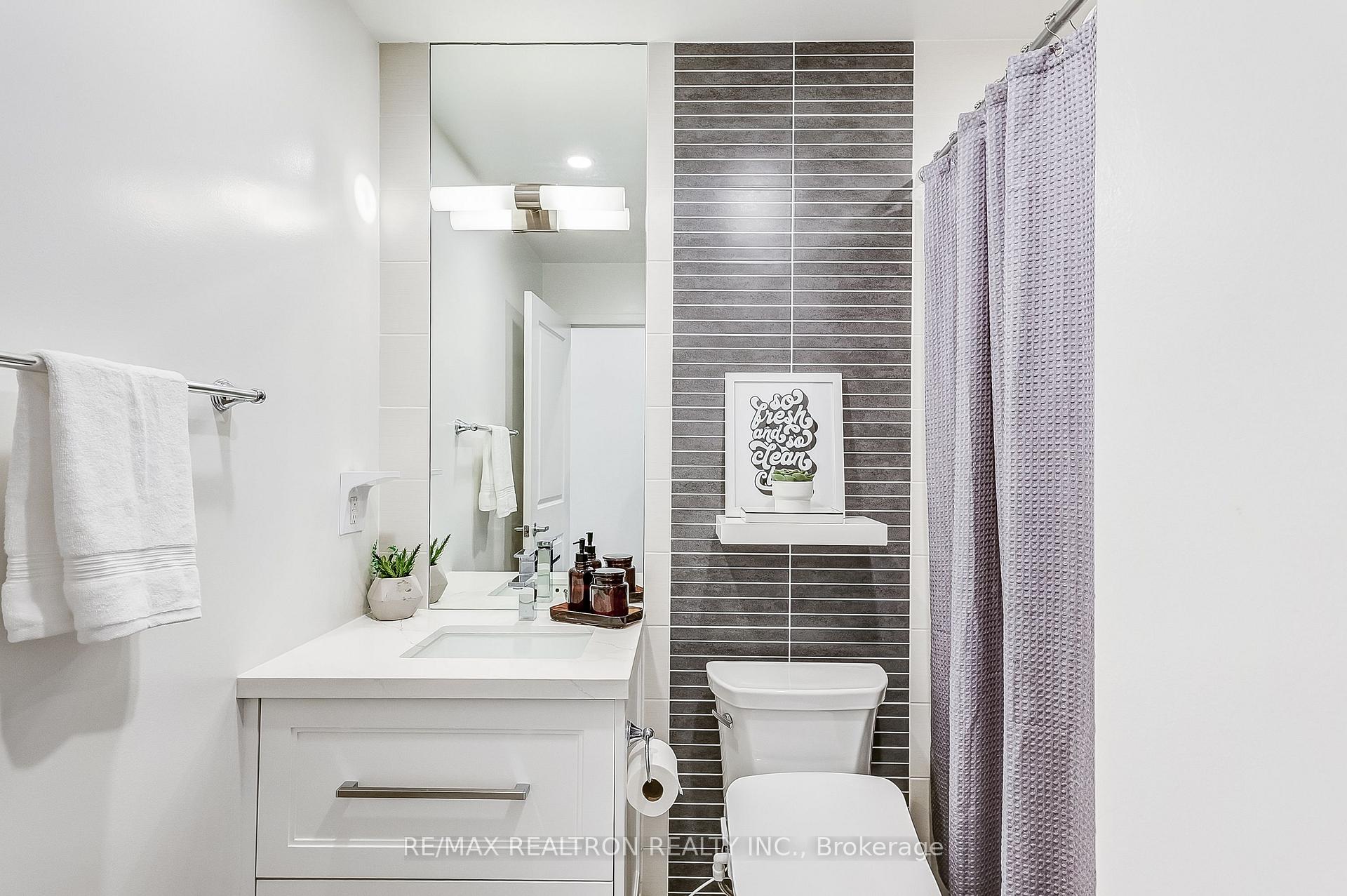 2 Bedrooms Condo at 215 Sherway Gardens, Toronto For sale