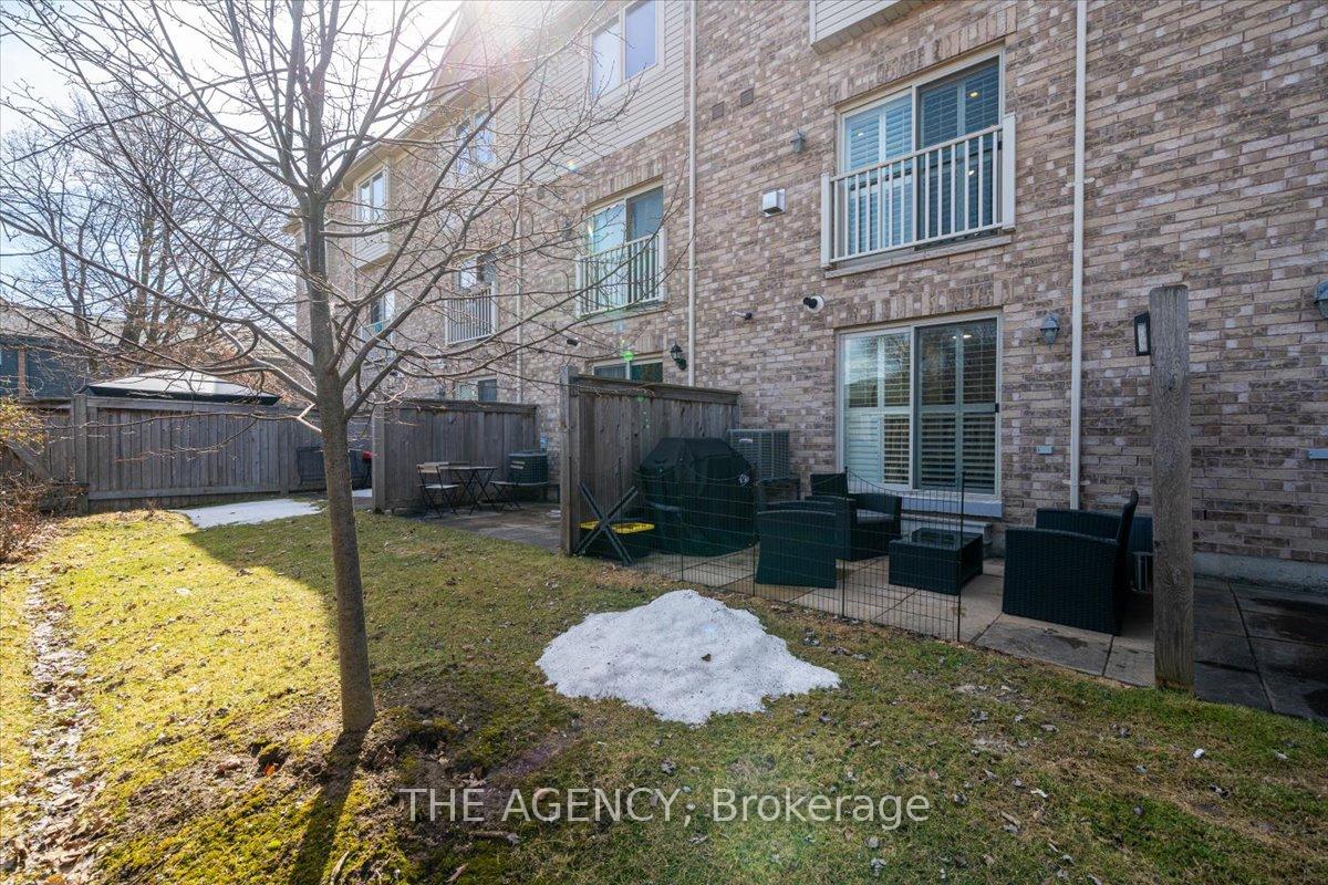 3 Bedrooms Condo at 6625 Falconer, Mississauga For sale