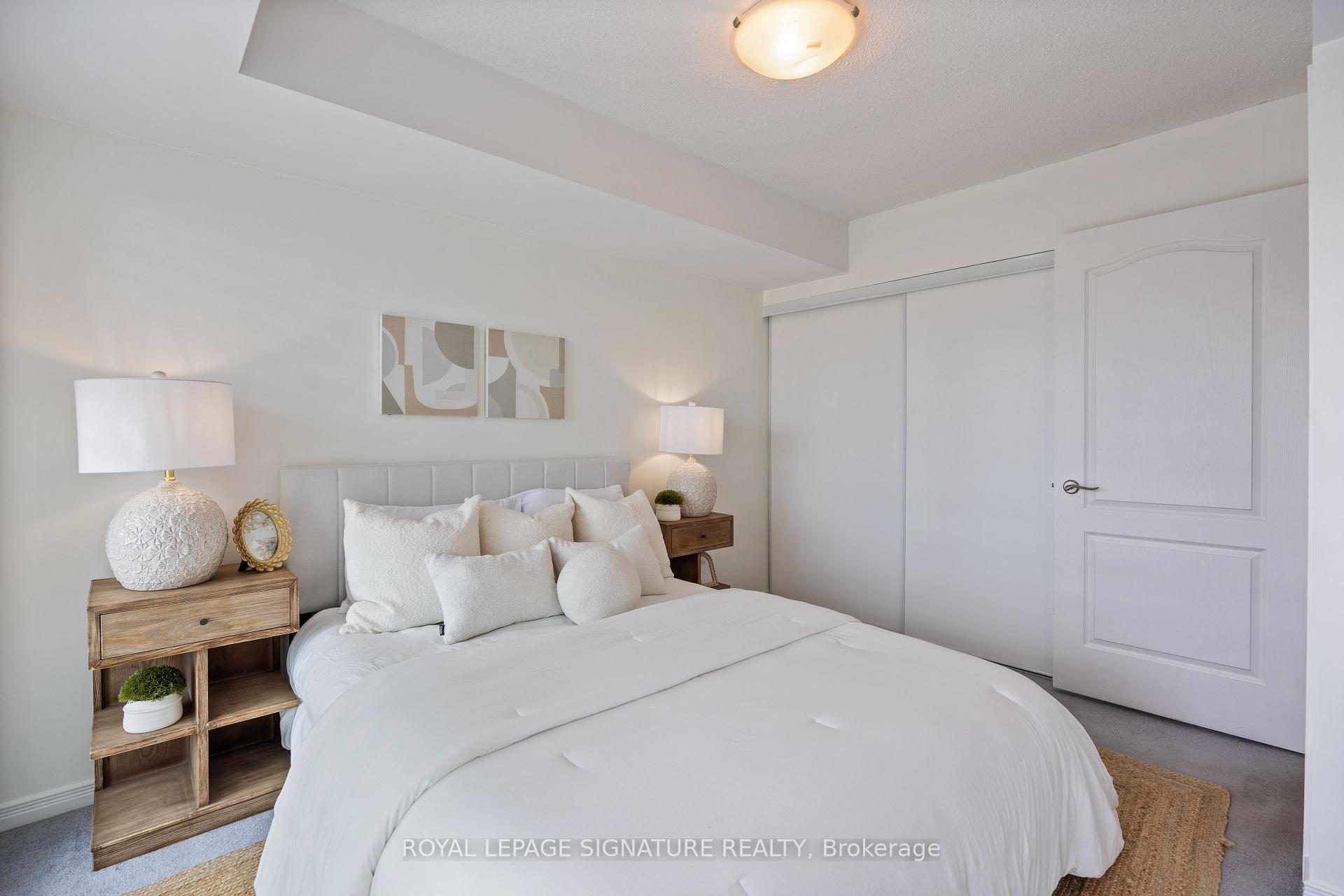 2 Bedrooms Condo at 205 The Donway, Toronto For sale