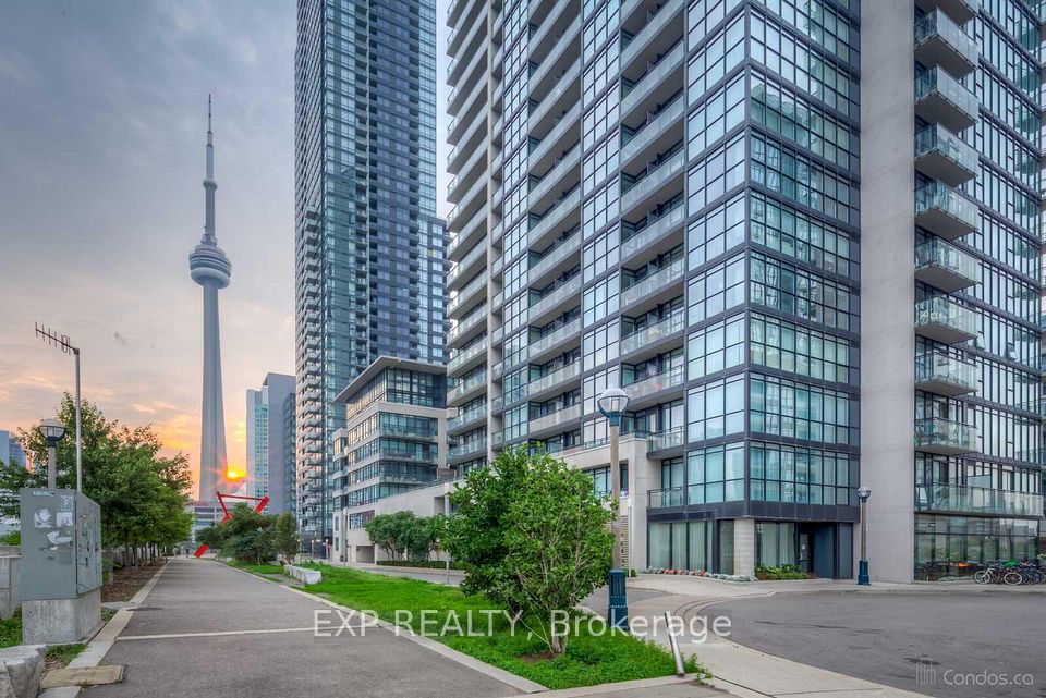 4K Spadina Avenue