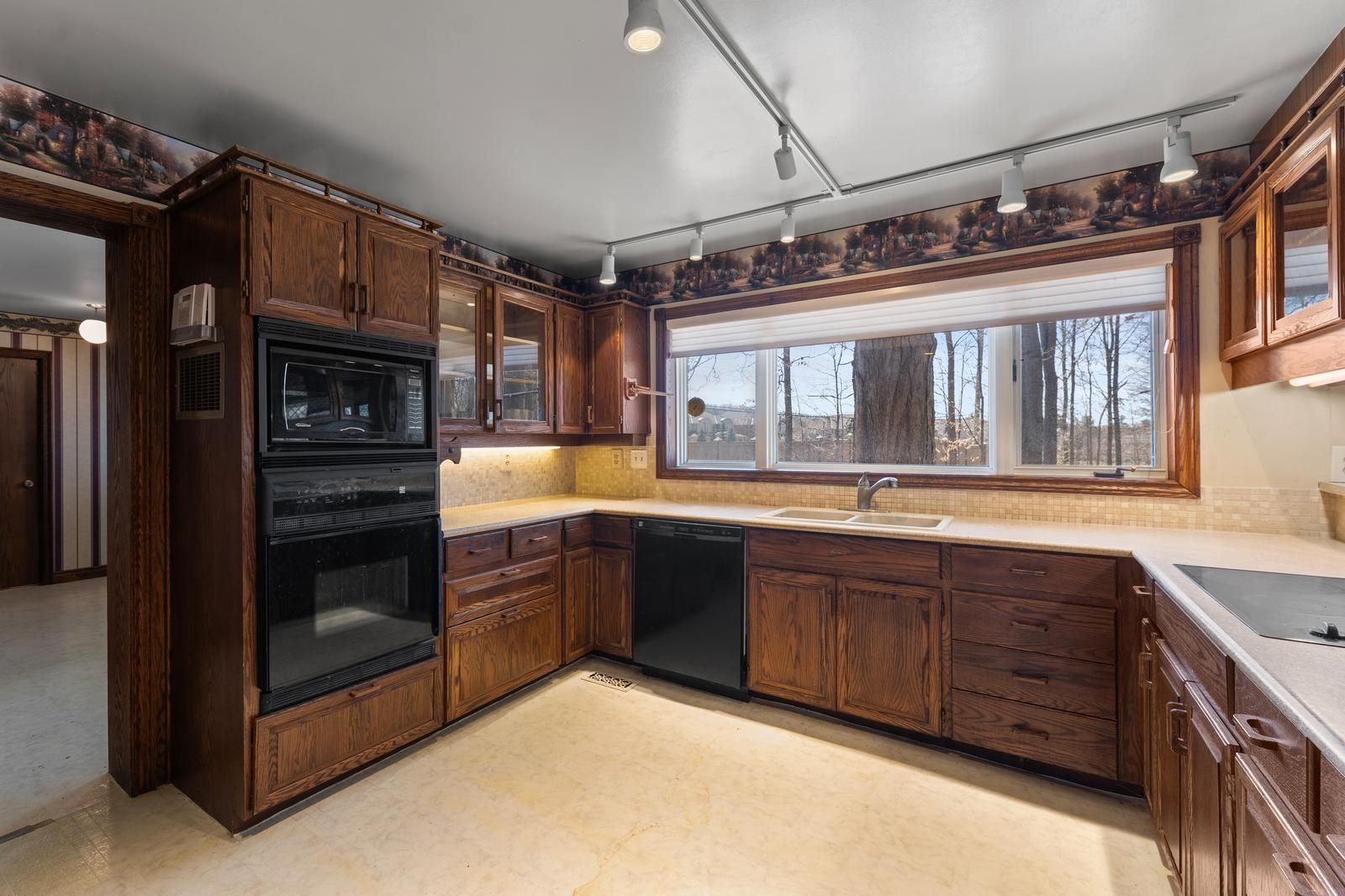 16 Millwood Parkway