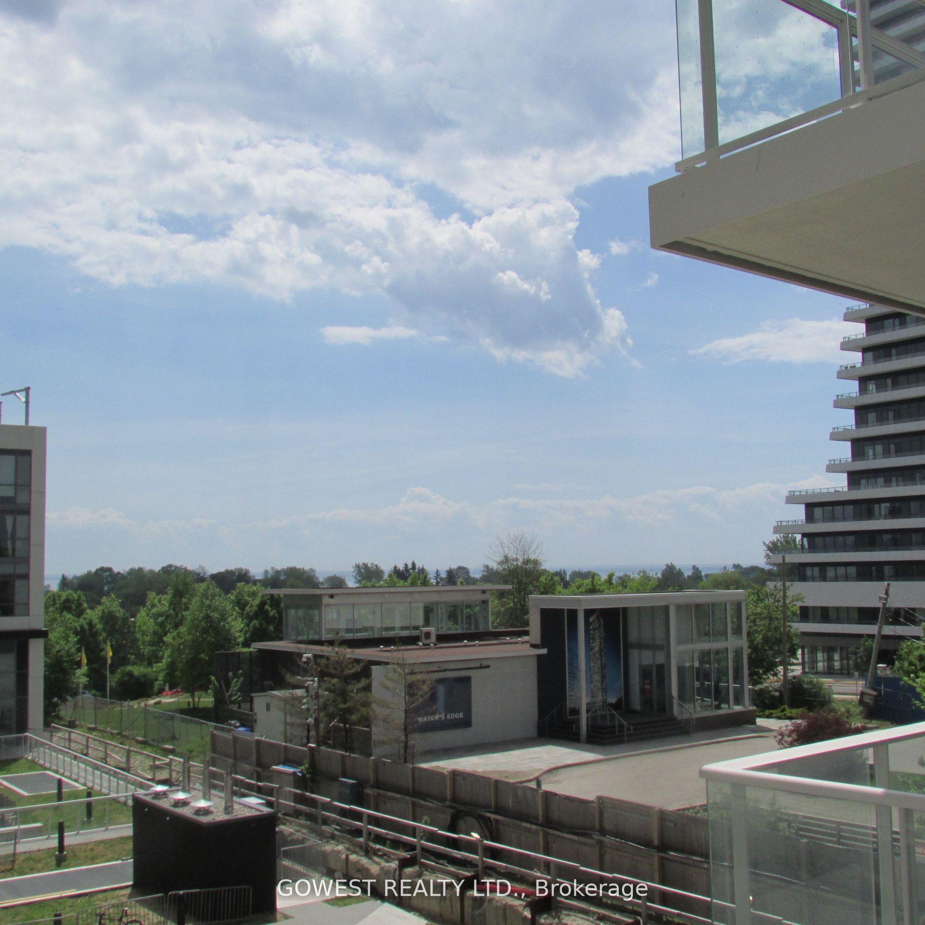 2 Bedrooms Condo at 70 Annie Craig,  Toronto For sale