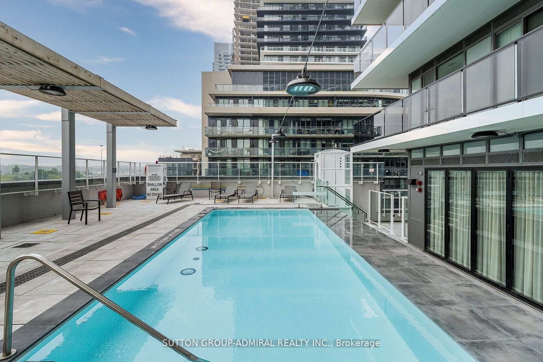 3 Bedrooms Condo at 70 Annie Craig, Toronto For sale