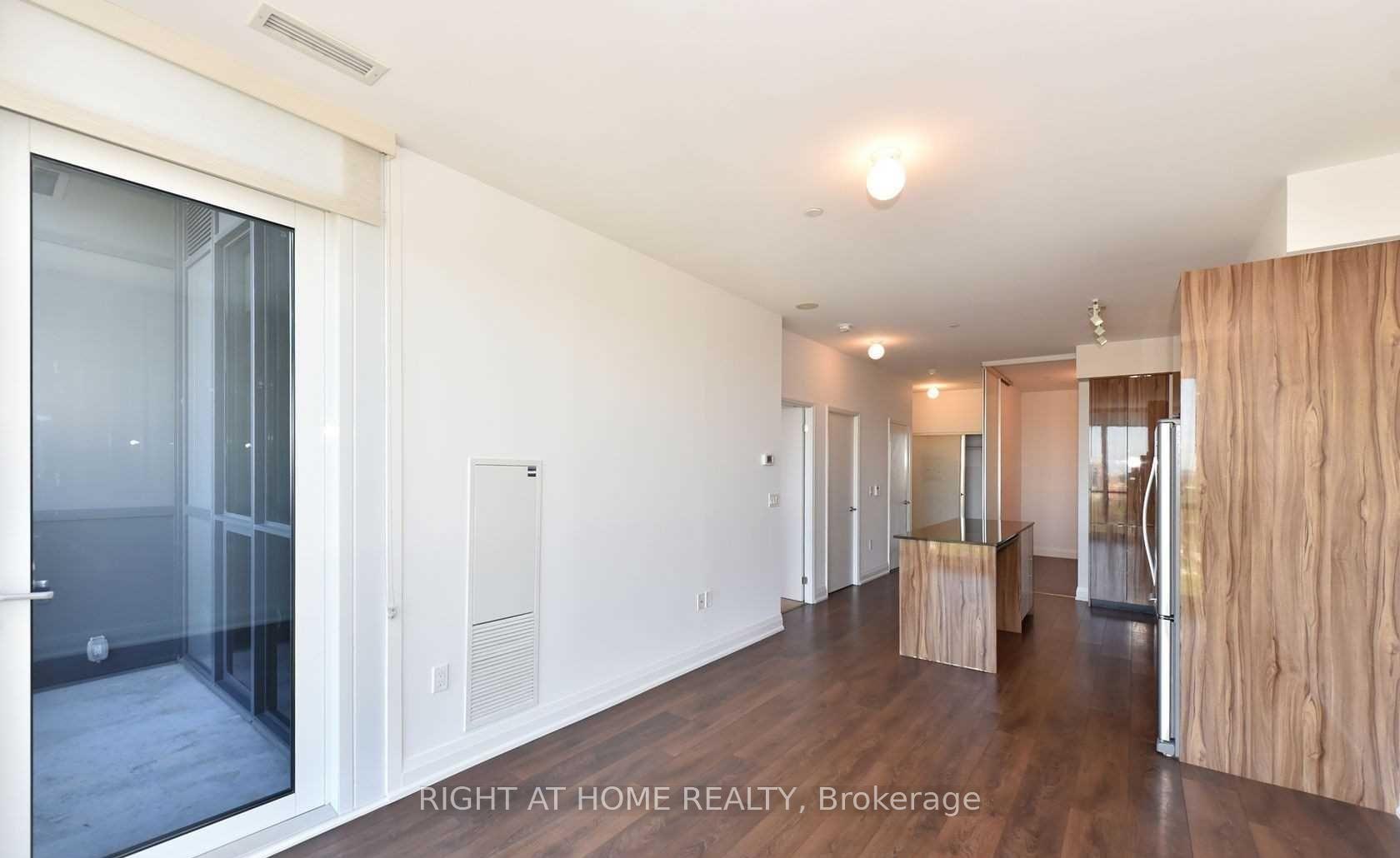 2 Bedrooms Condo at 9 Valhalla Inn, Toronto For sale