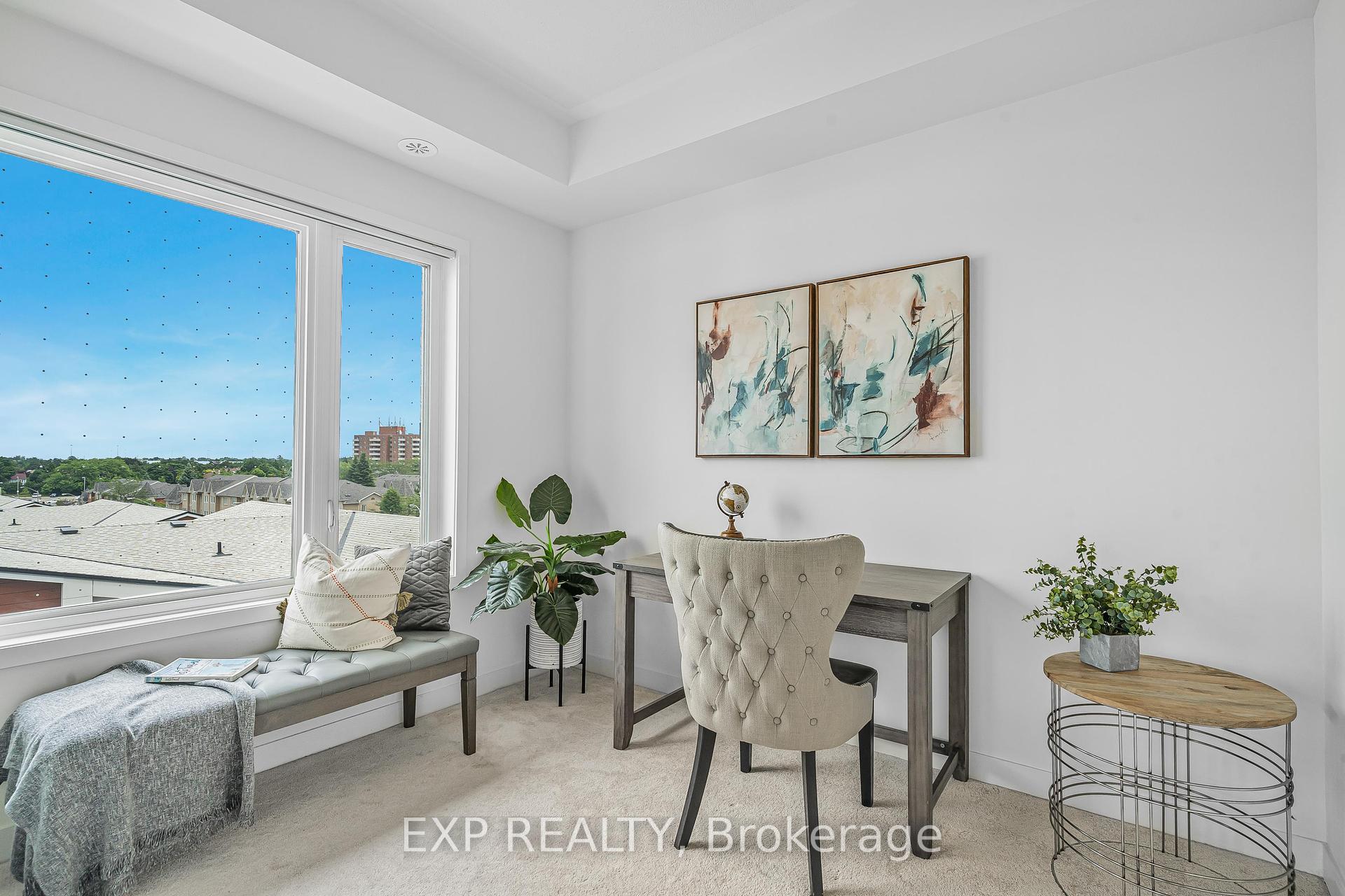 2 Bedrooms Condo at 20 Orchid Place, Toronto For sale