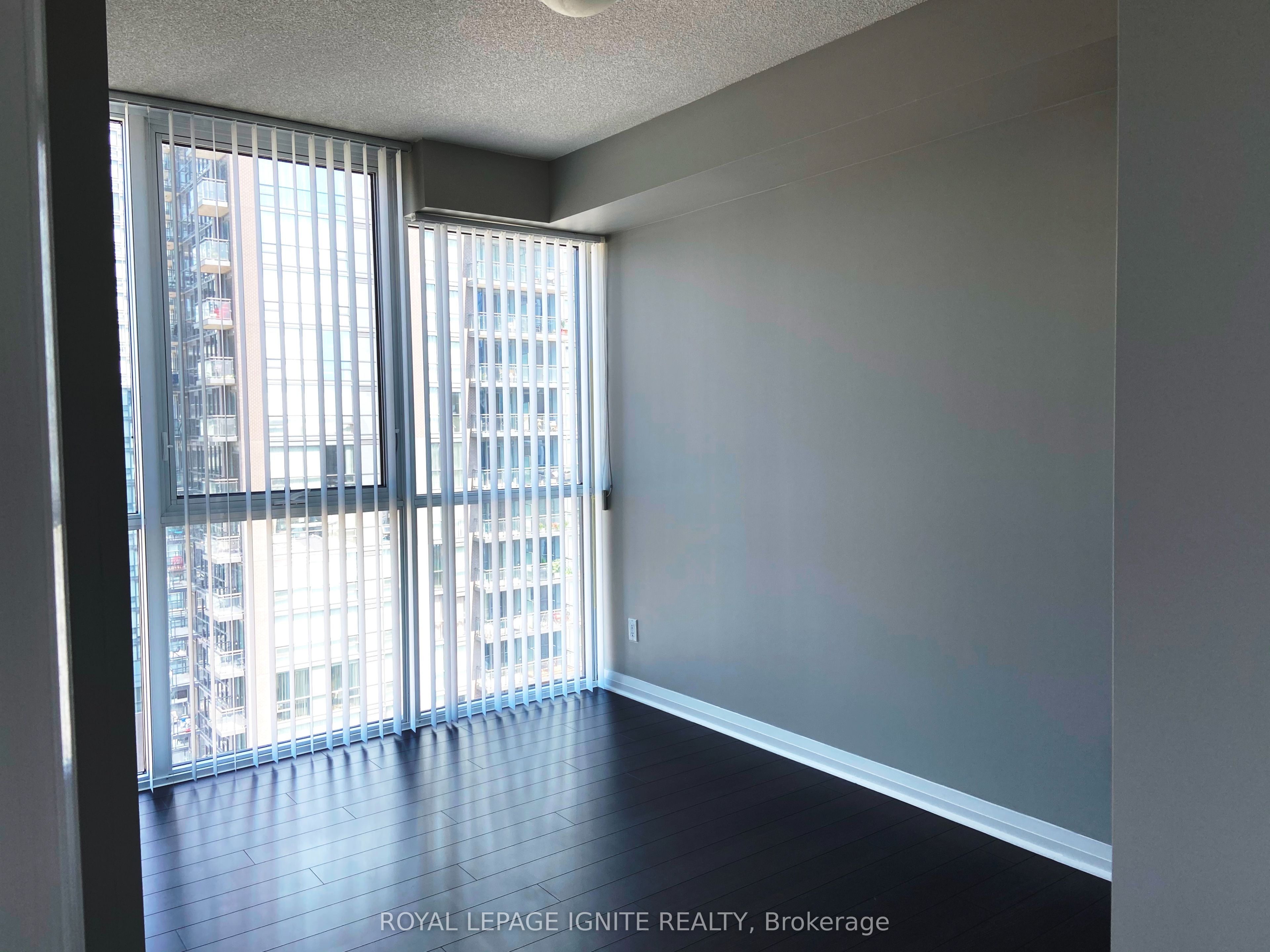 75 Eglinton Avenue W, #1107