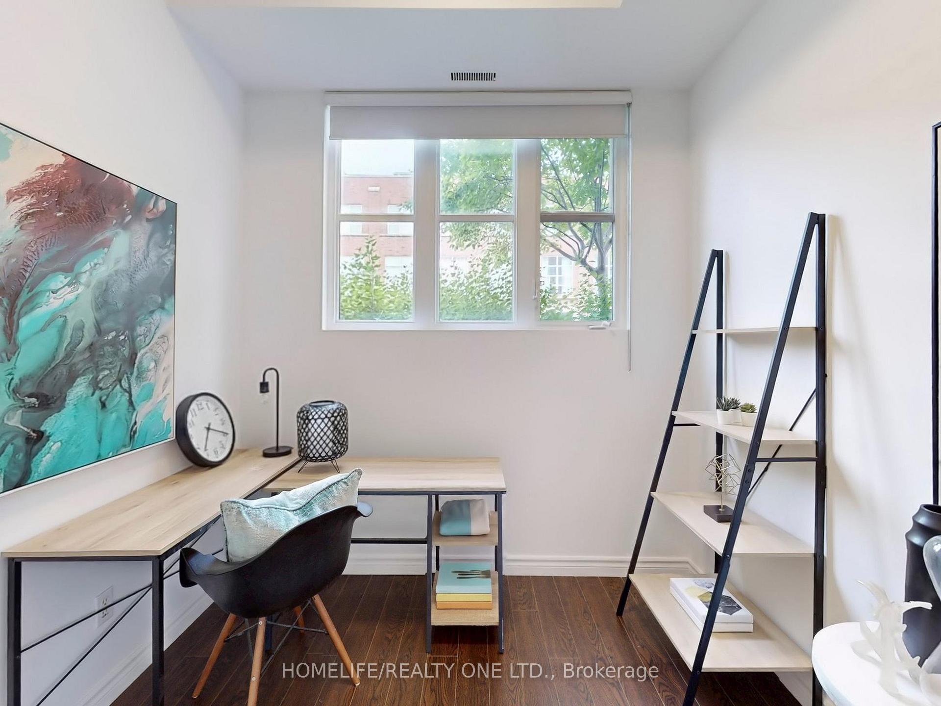 3 Bedrooms Condo at 21 Ruttan, Toronto For sale