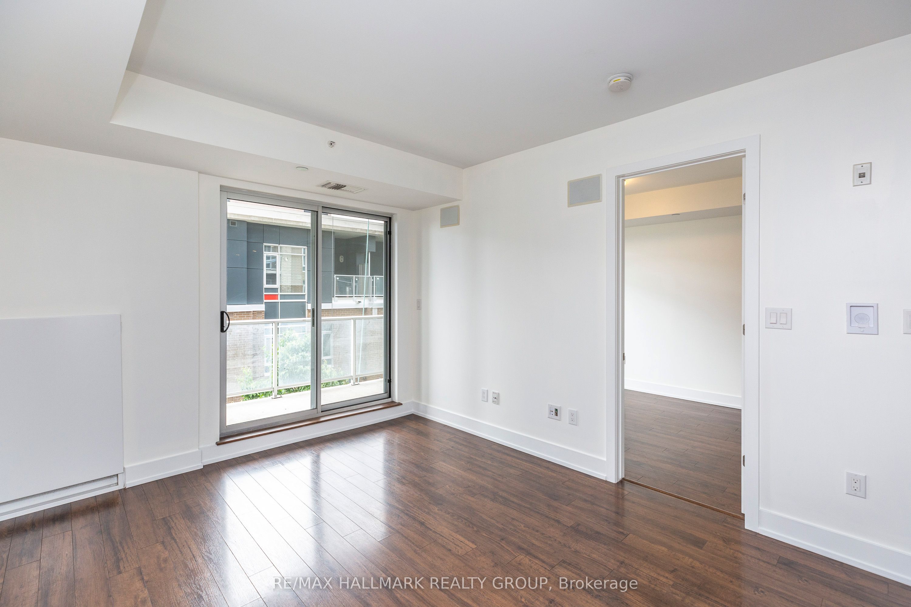 100 Champagne Avenue S #403, Dows Lake - Civic Hospital and Area 4503 - West Centre Town