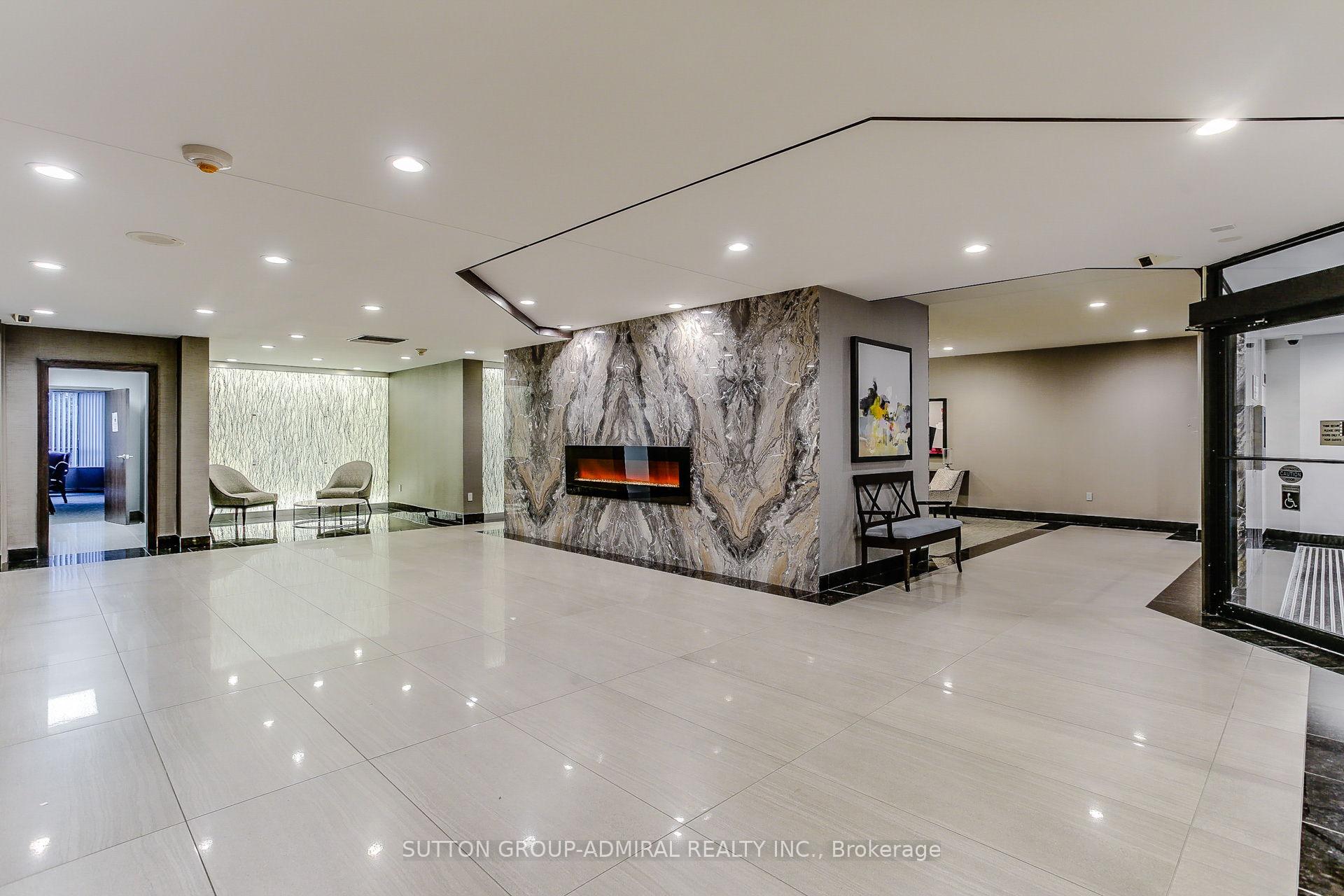 2 Bedrooms Condo at 7601 Bathurst, Vaughan For sale