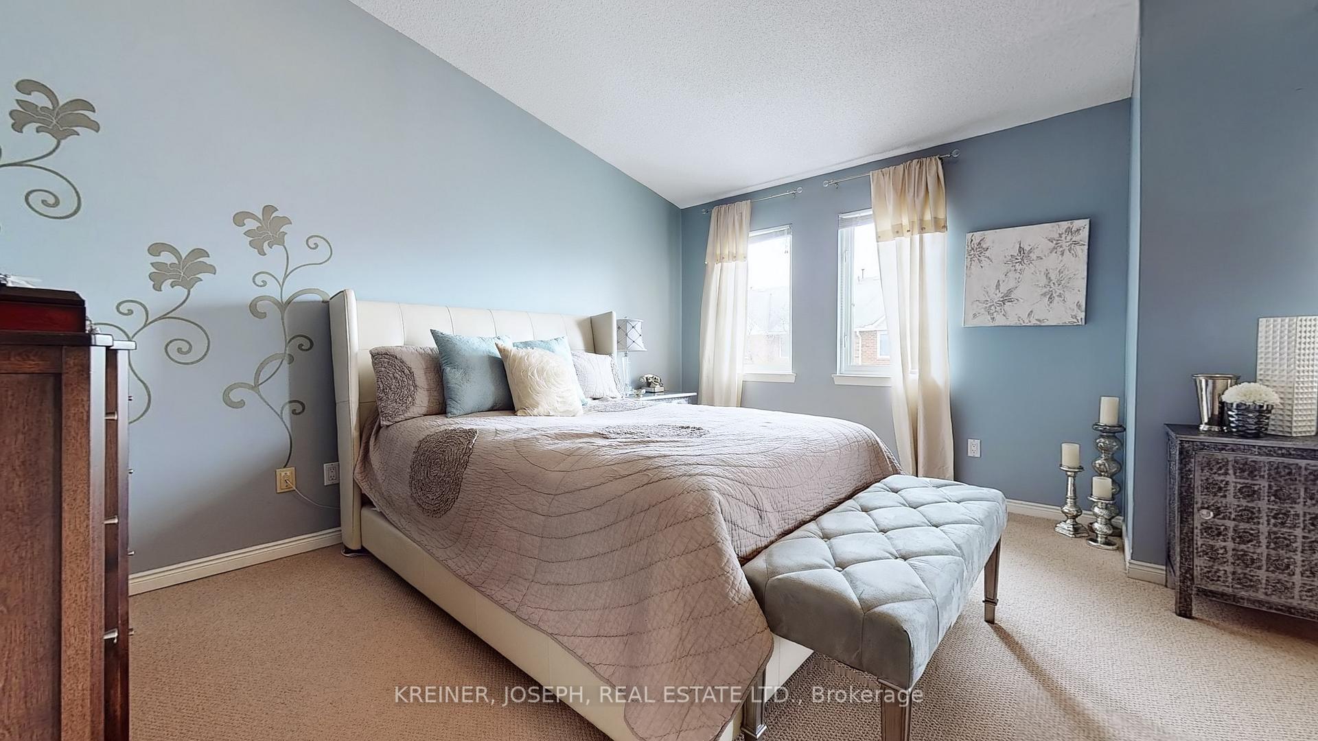 3 Bedrooms Condo at 900 Steeles,  Vaughan For sale