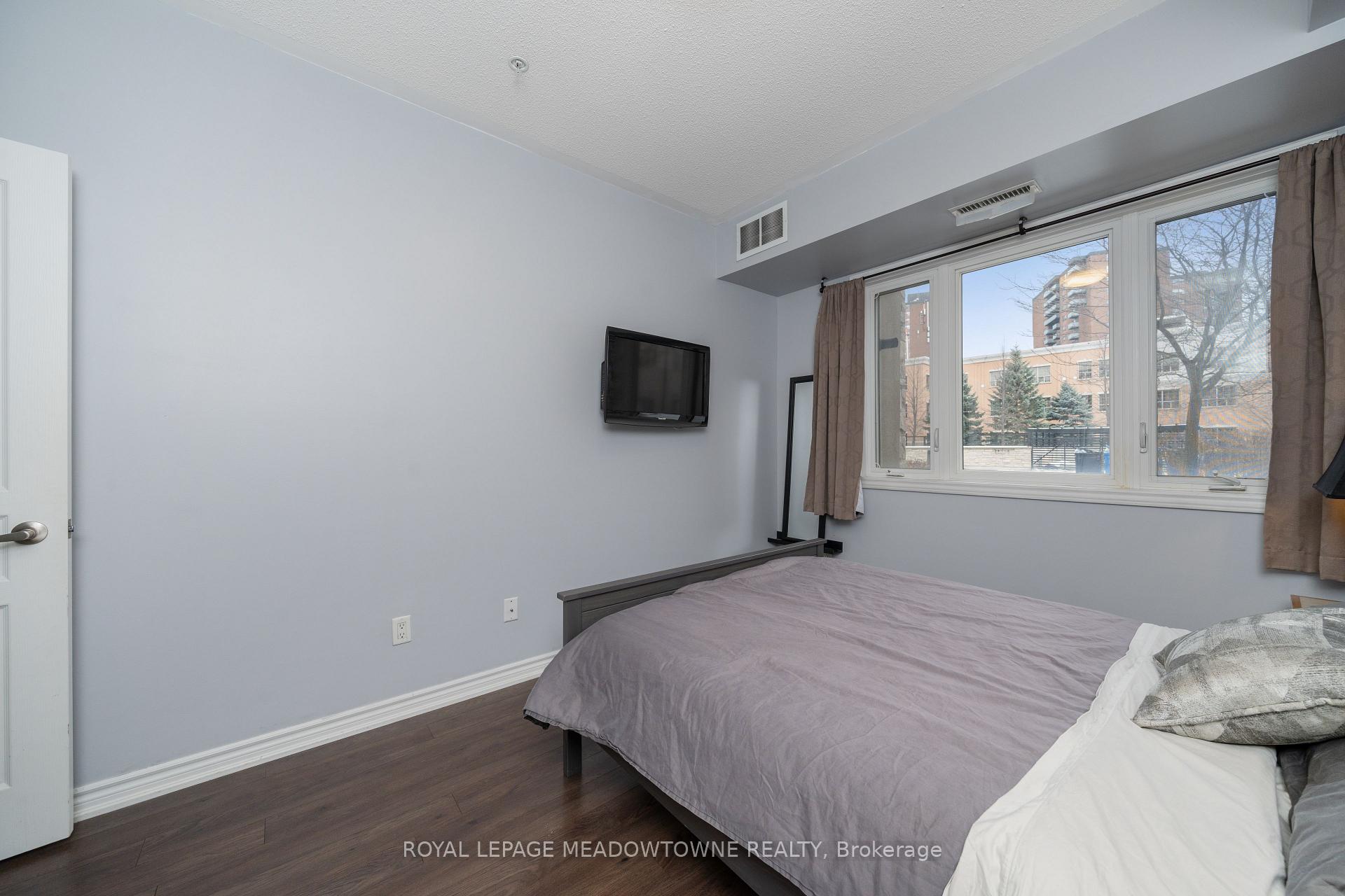 1 Bedroom Condo at 570 Lolita, Mississauga For sale