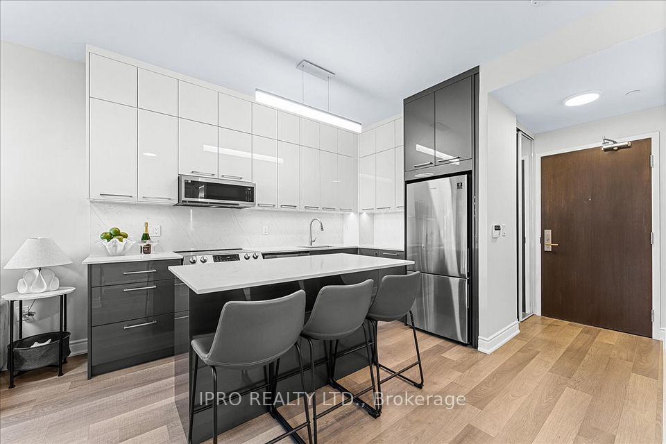 #708 - 39 ANNIE CRAIG Drive, Toronto, ON M8V 0H1