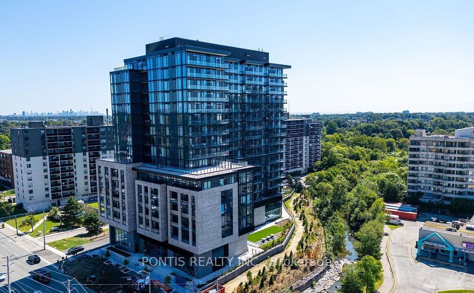 86 DUNDAS Street