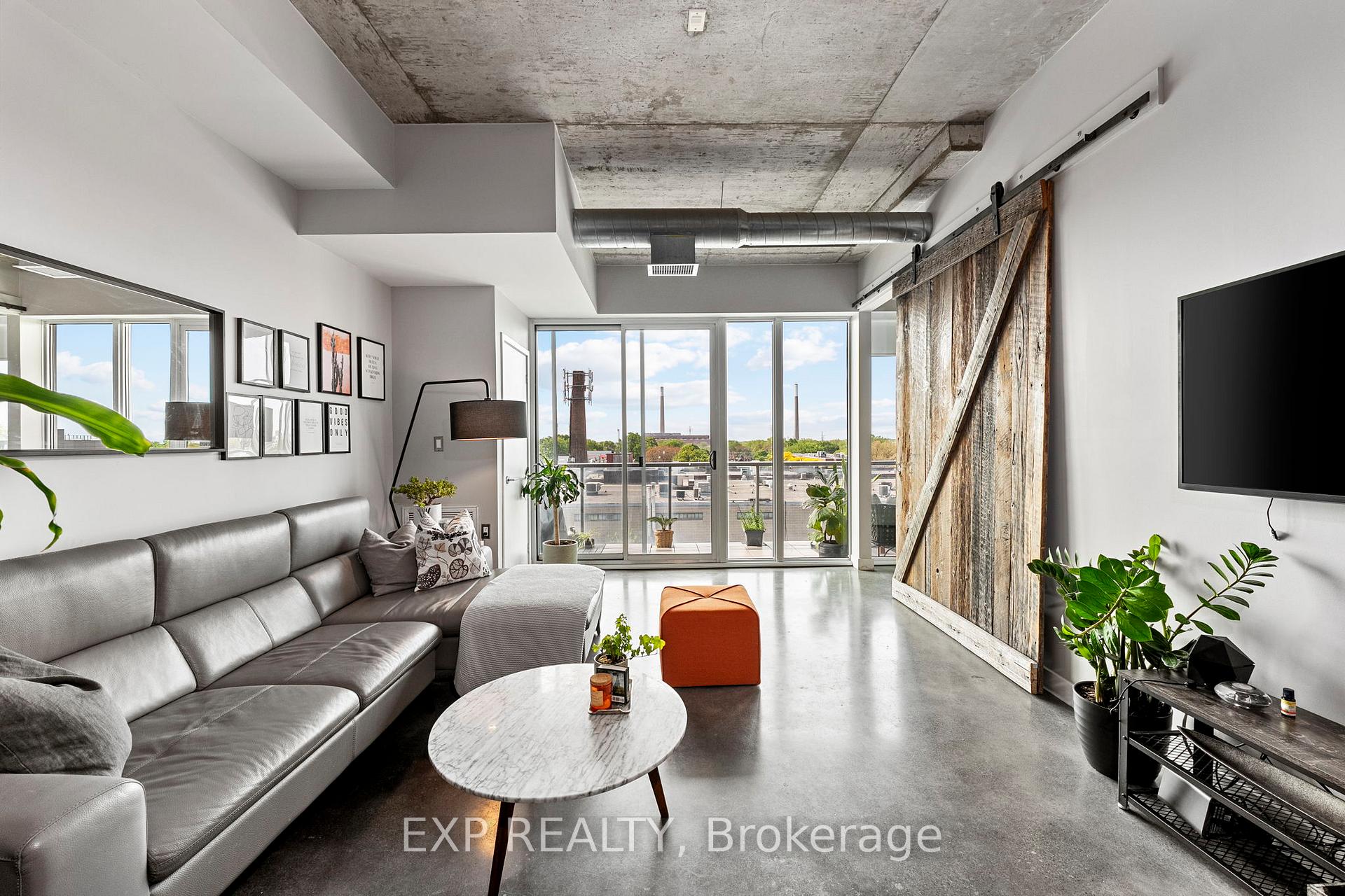 2 Bedrooms Condo at 201 Carlaw, Toronto For sale