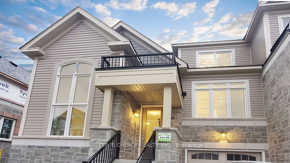 92 Lyall Stokes Circle, East Gwillimbury, ON L0G 1M0