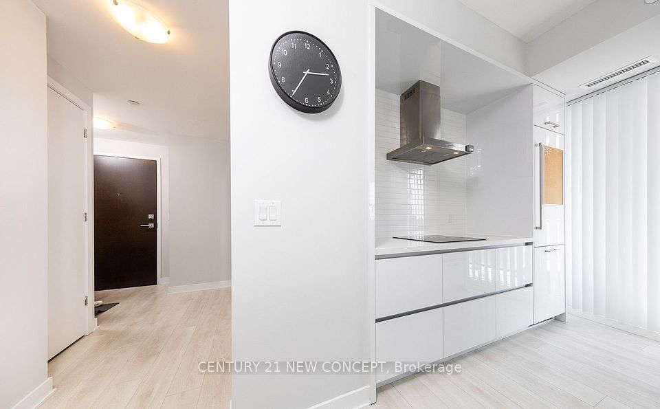 2221 Yonge