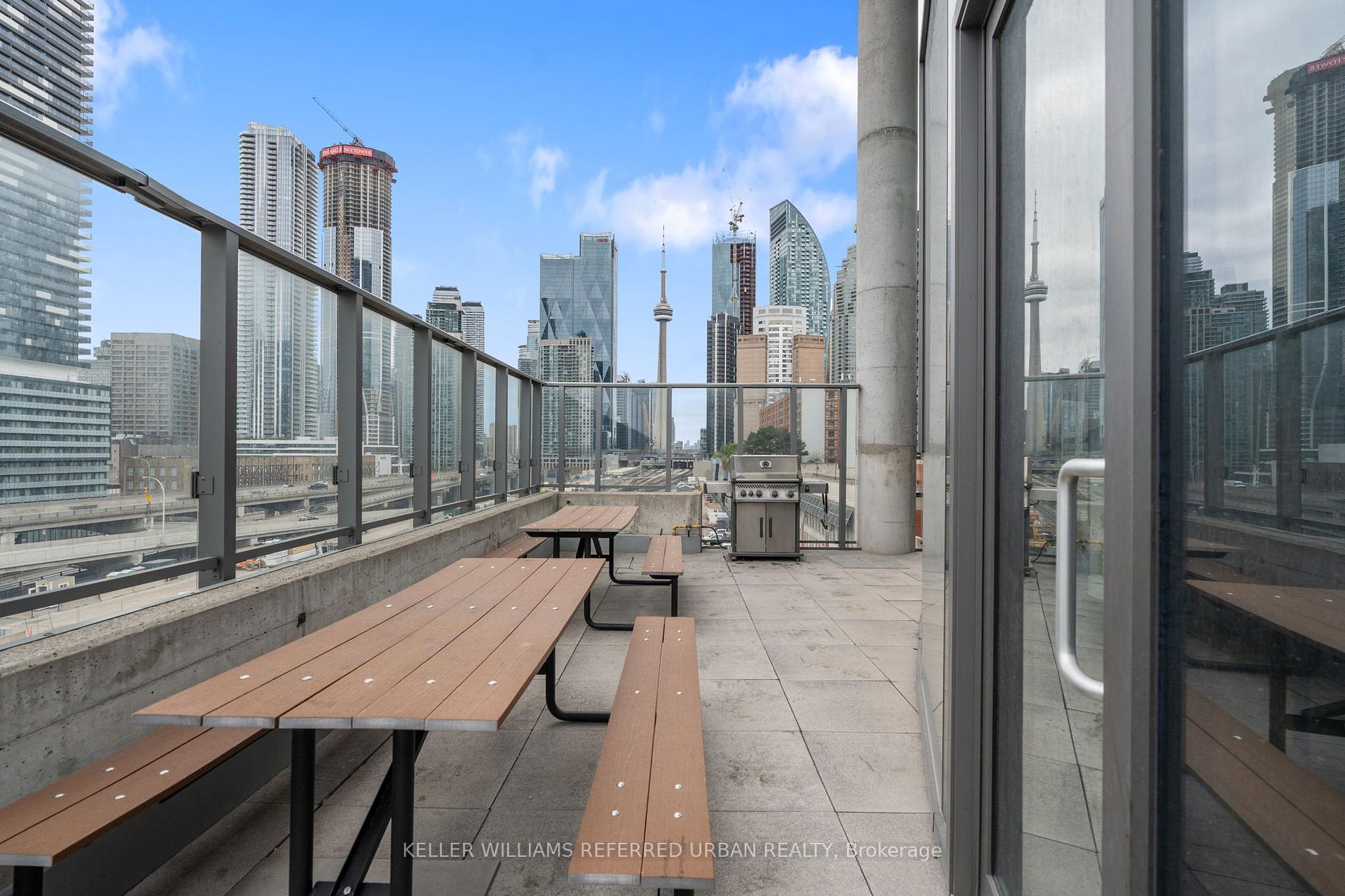 2 Bedrooms Condo at 1 Market, Toronto For sale