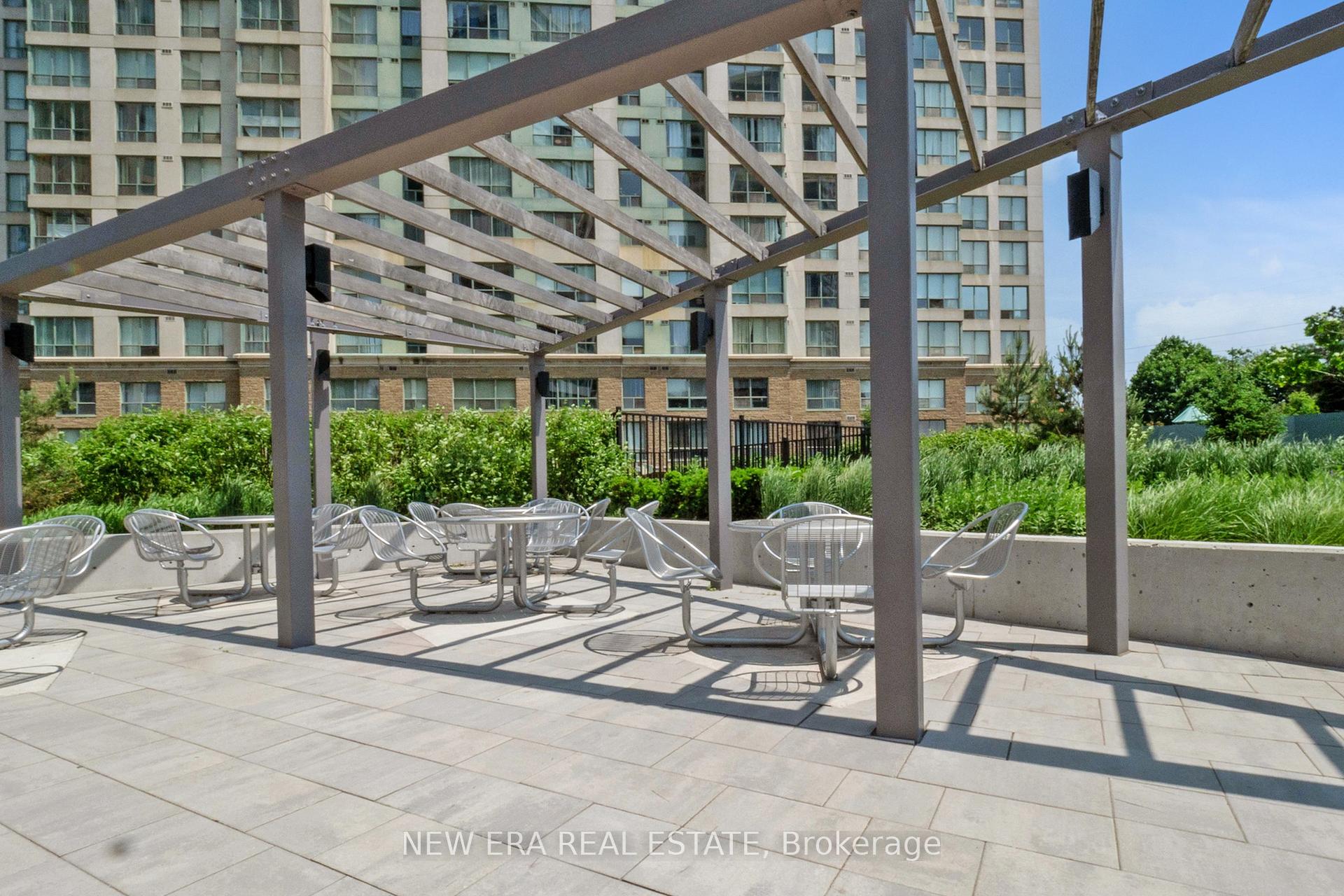 2 Bedrooms Condo at 30 Samuel Wood, Toronto For sale