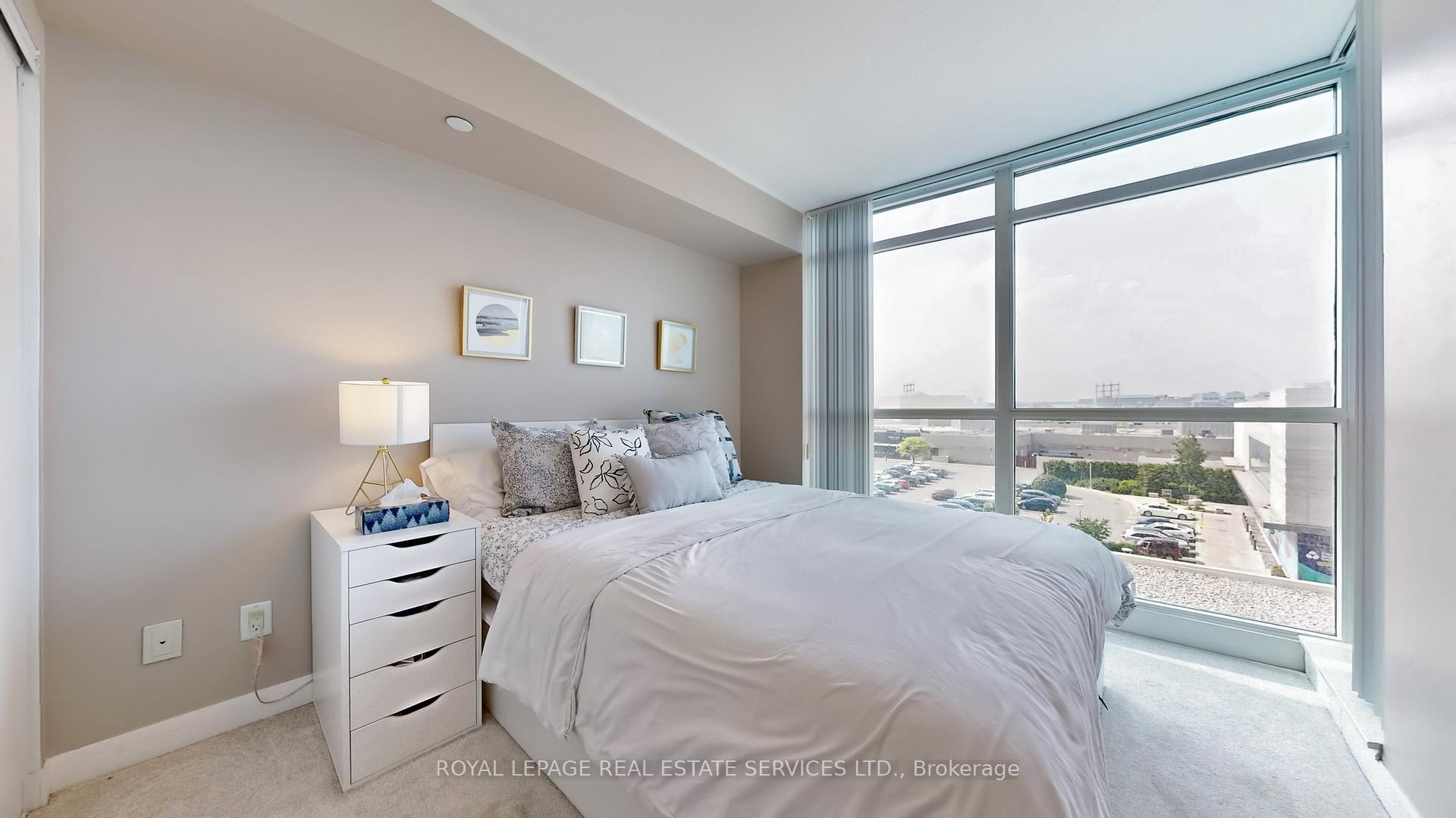 2 Bedrooms Condo at 205 Sherway Gardens, Toronto For sale