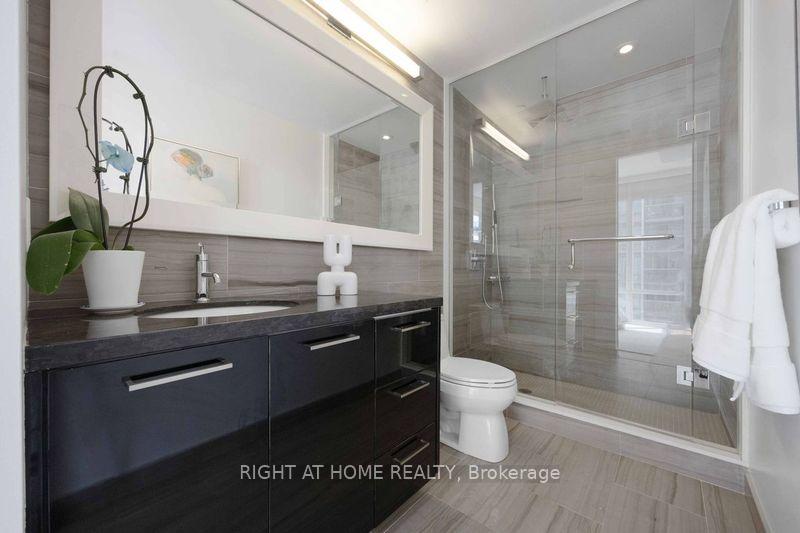 3 Bedrooms Condo at 90 Park Lawn, Toronto For sale