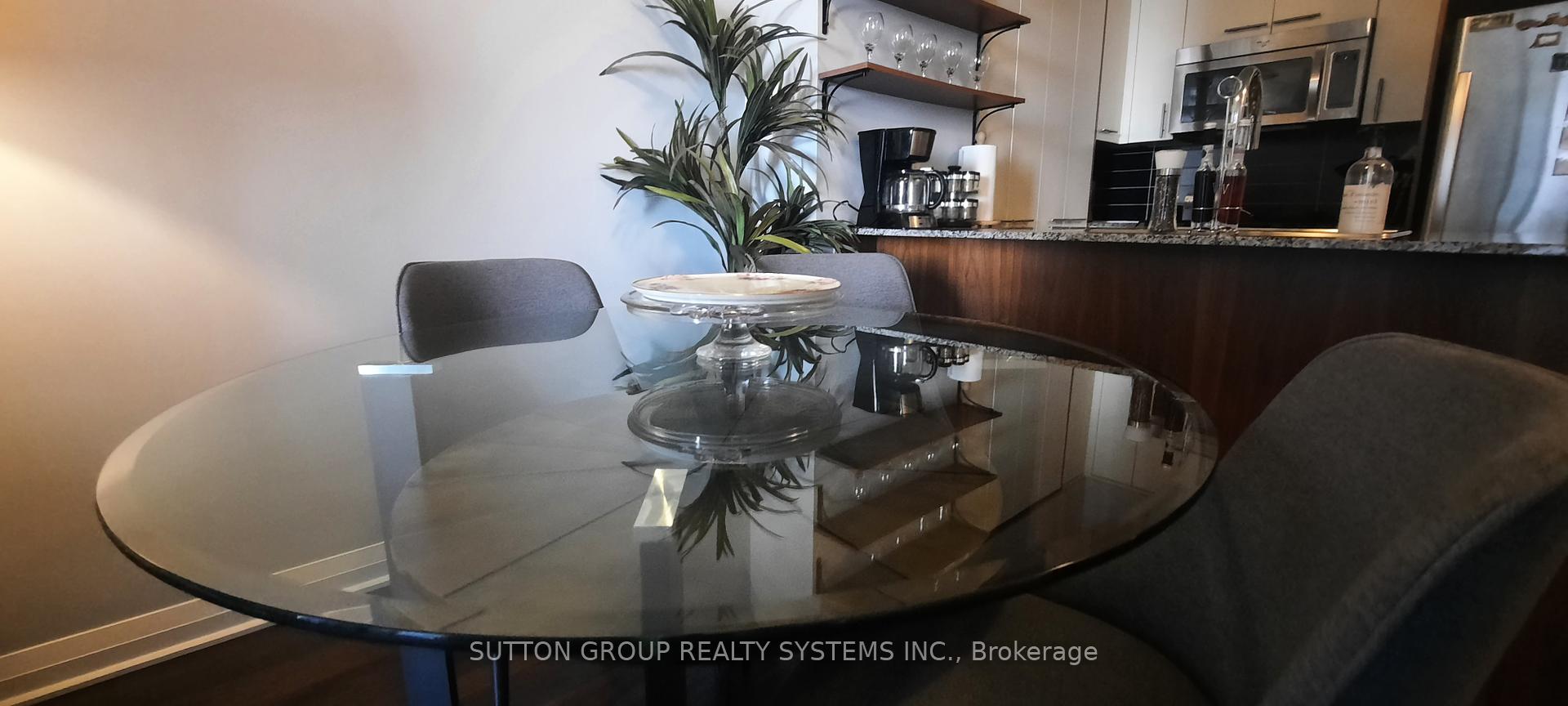 1 Bedroom Condo at 5 Valhalla Inn, Toronto For sale