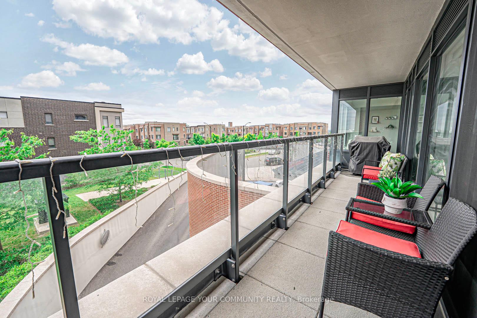 3 Bedrooms Condo at 99 EAGLE ROCK, Vaughan For sale